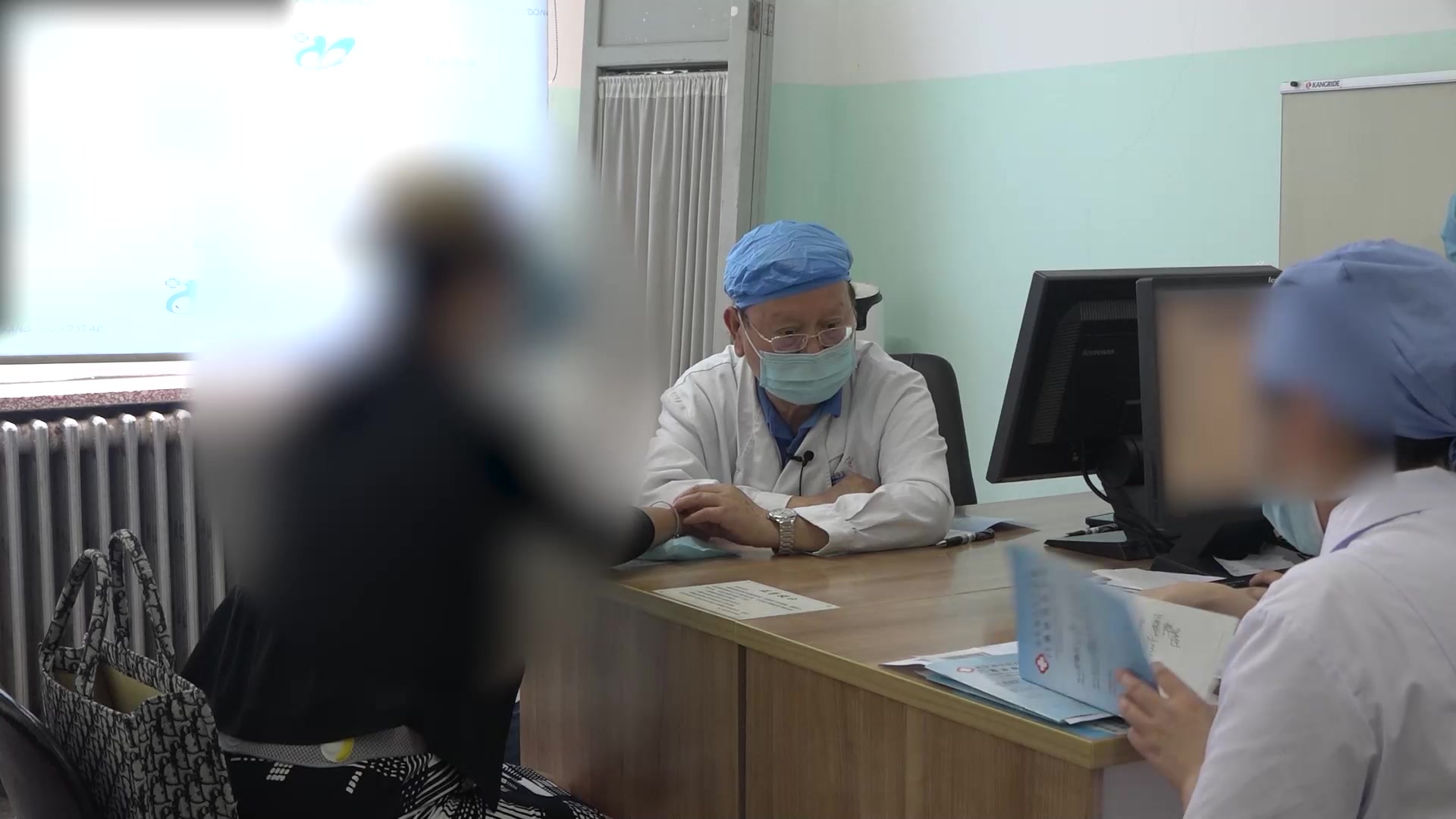 气阴两虚气虚血瘀：55岁女性高脂血症伴下肢浮肿自汗的调治思路