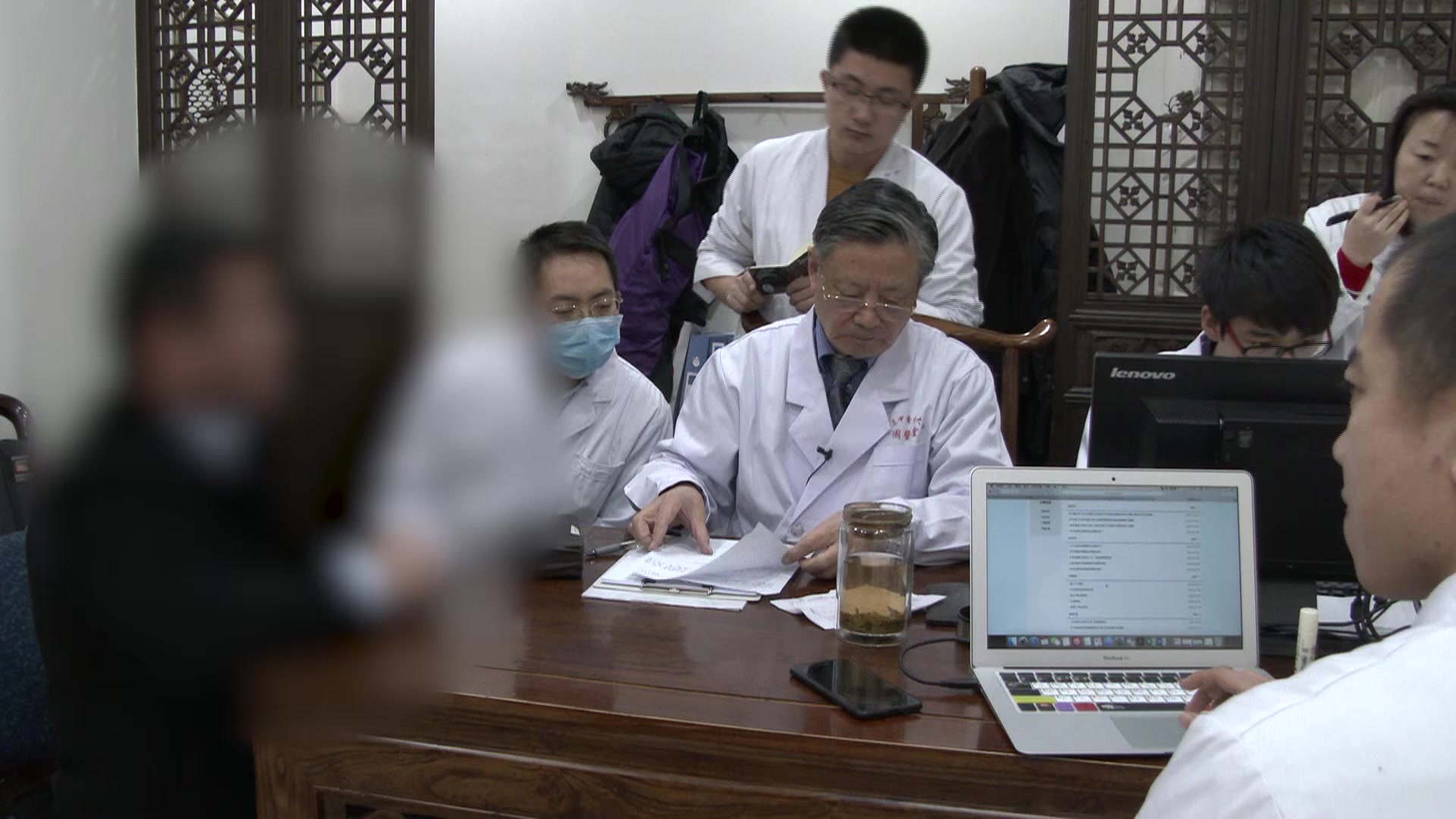 湿热下注脾虚不固：28岁男性早泄伴头面出油反复疮疡的清热利湿健脾法