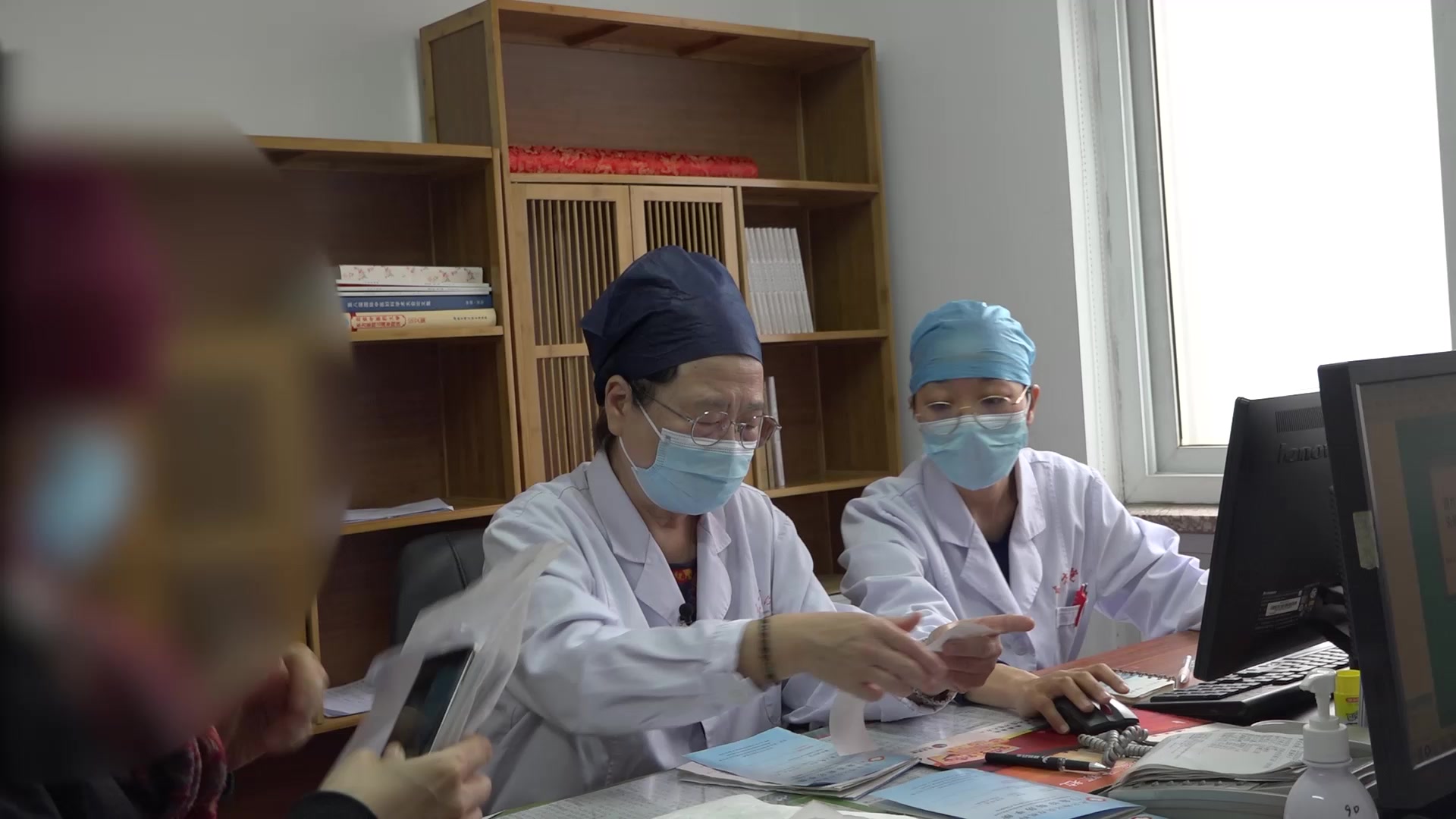肝肾不足气血两虚：49岁女性异常子宫出血的调周止血与益气养血法