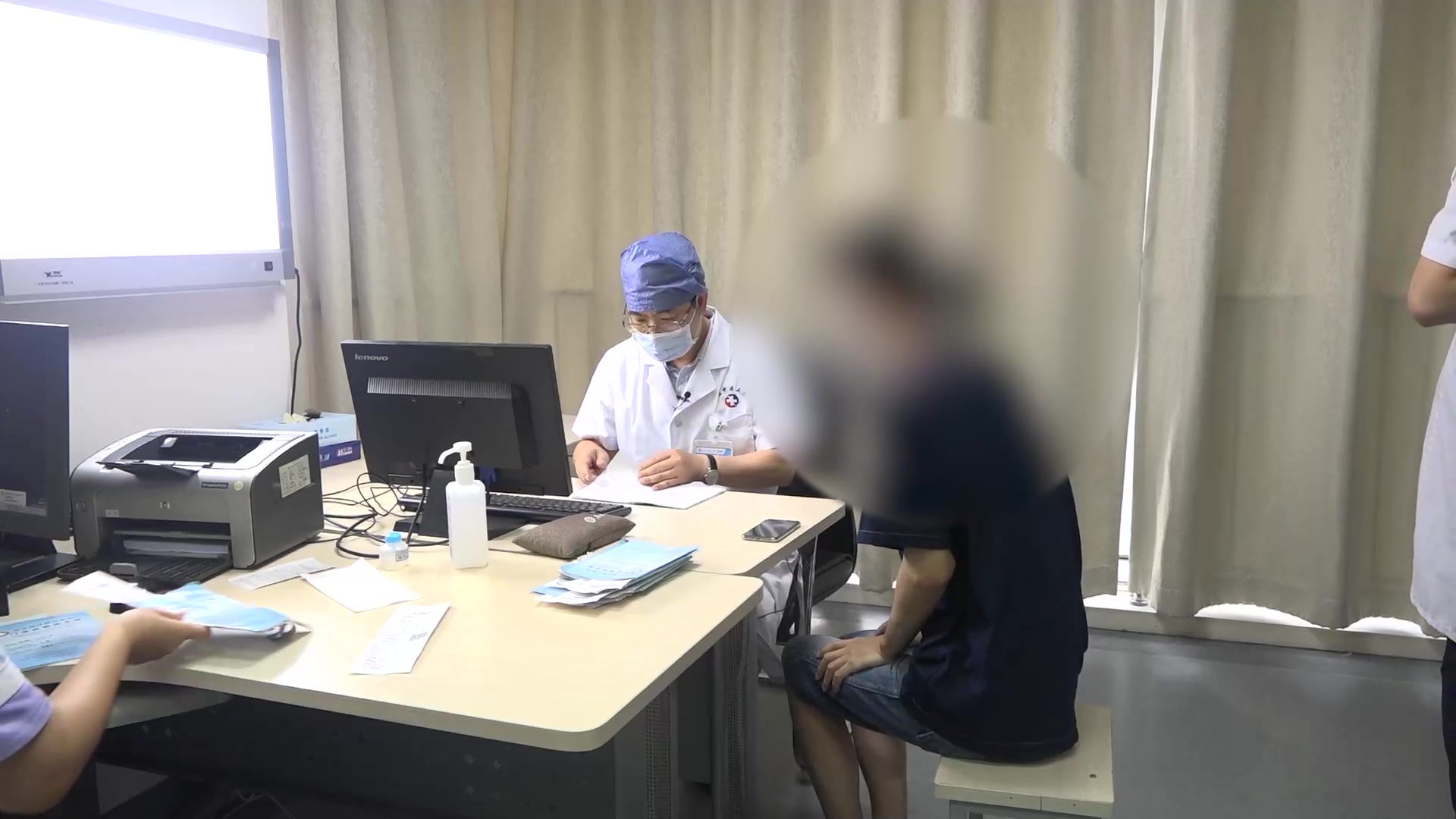 骨痹气滞血瘀：24岁男性股骨头坏死恢复期久站僵硬的中医康复指导