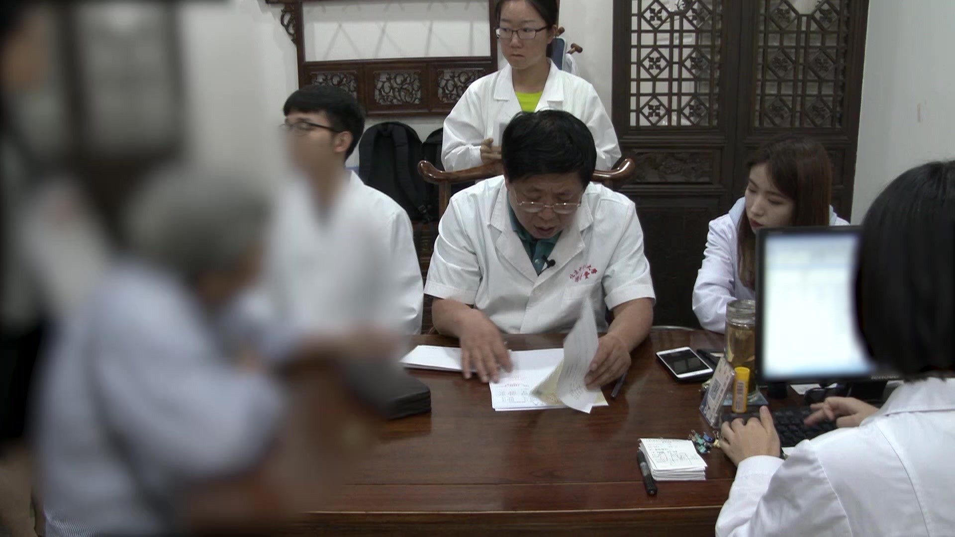 外寒内饮兼郁热：82岁女性外感后咳嗽月余的小青龙汤合泻白散加减