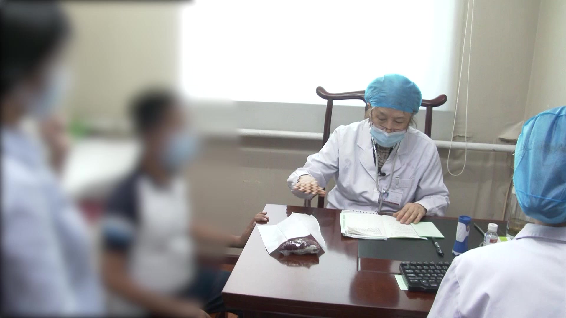 脾虚肝旺：11岁男孩眨眼未改善的熄风明目与情志调摄
