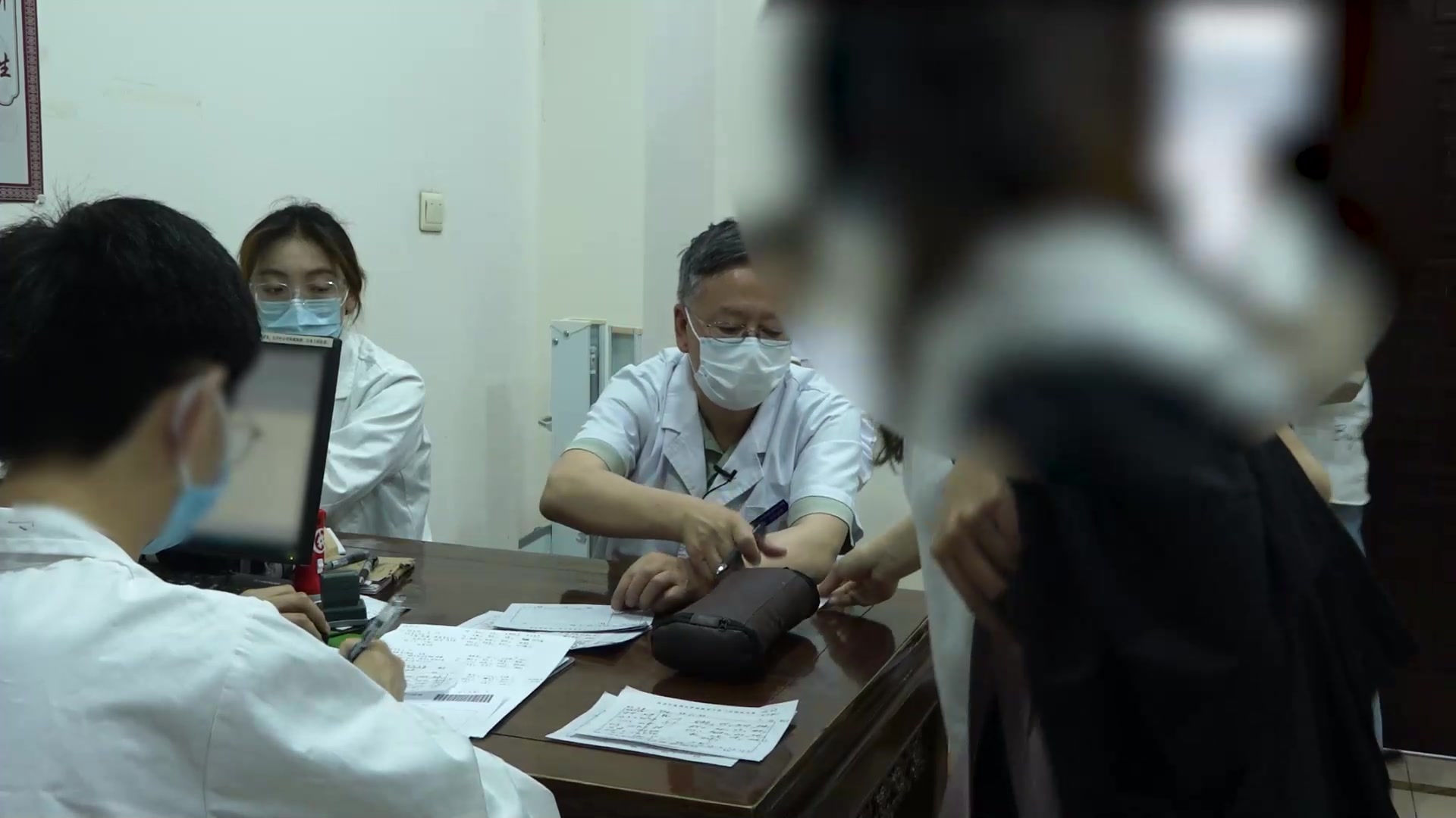 痰热壅肺：29岁女性反复发热咳嗽的清热化痰治疗