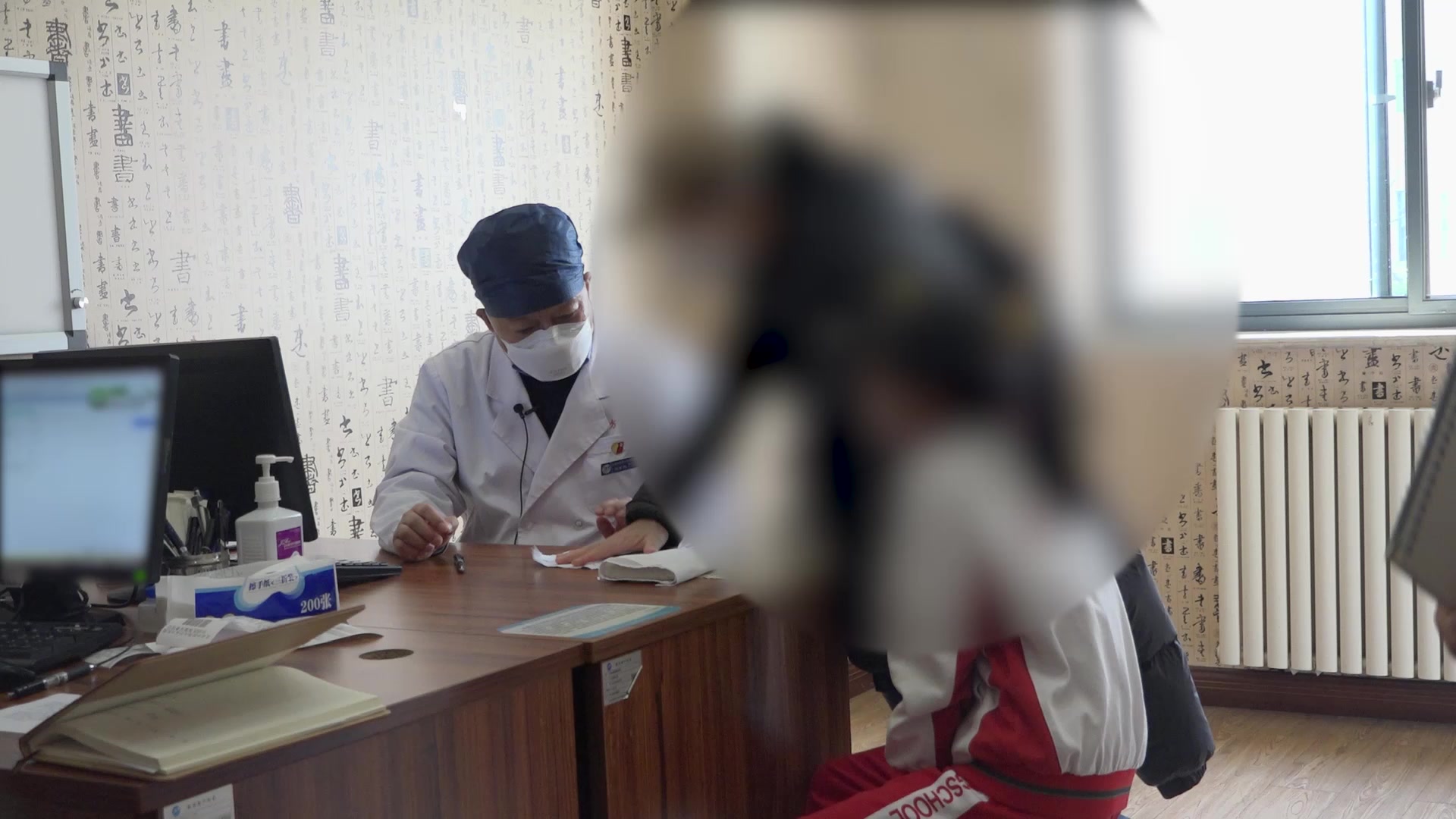 心肝火旺头痛：9岁女童前额胀痛的疏风清热法