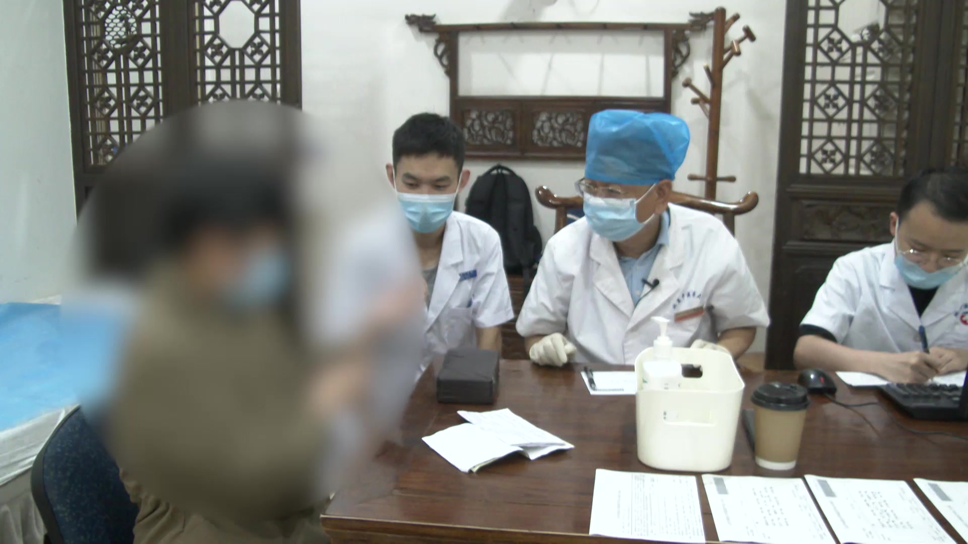 气血两虚瘀阻经络：54岁产后痹证患者嗜睡肢麻的益气通络法