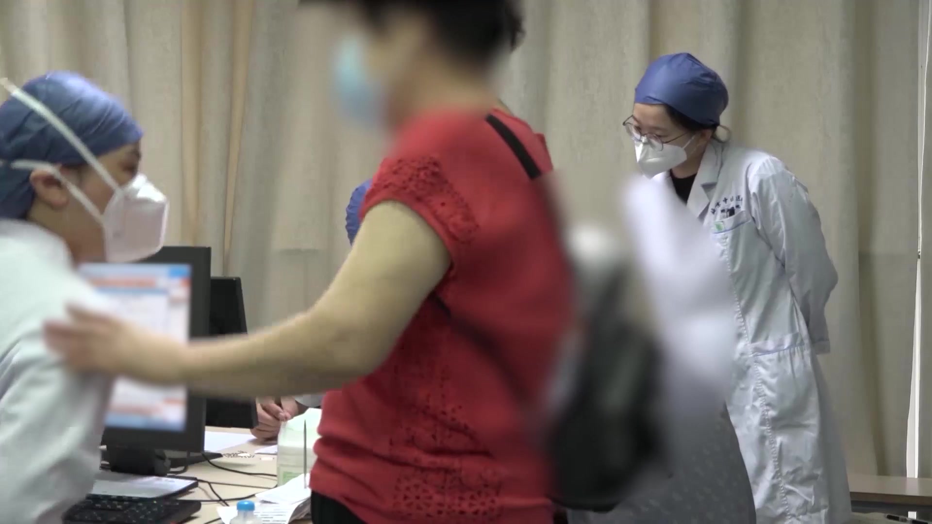 痰热壅肺气阴两虚：87岁老慢支患者咳嗽气短低烧的清肺化痰益气养阴法