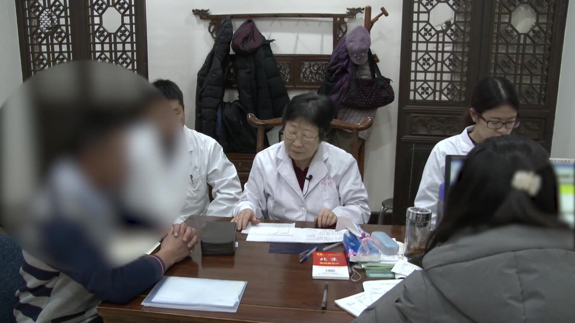 脾肾阳虚兼胆腑郁热：28岁男性长期乏力腹泻的温补脾肾利胆安神法