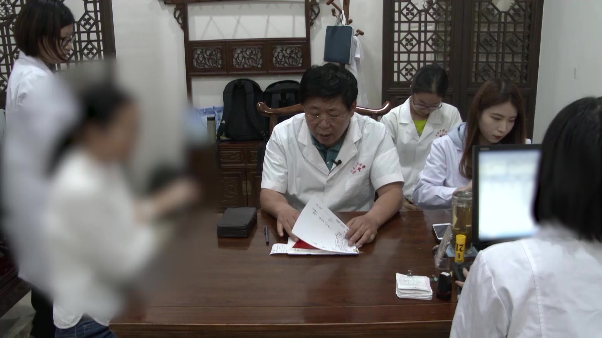 痰热内扰证：32岁女性产后心悸怕冷12年的清热化痰宁心法