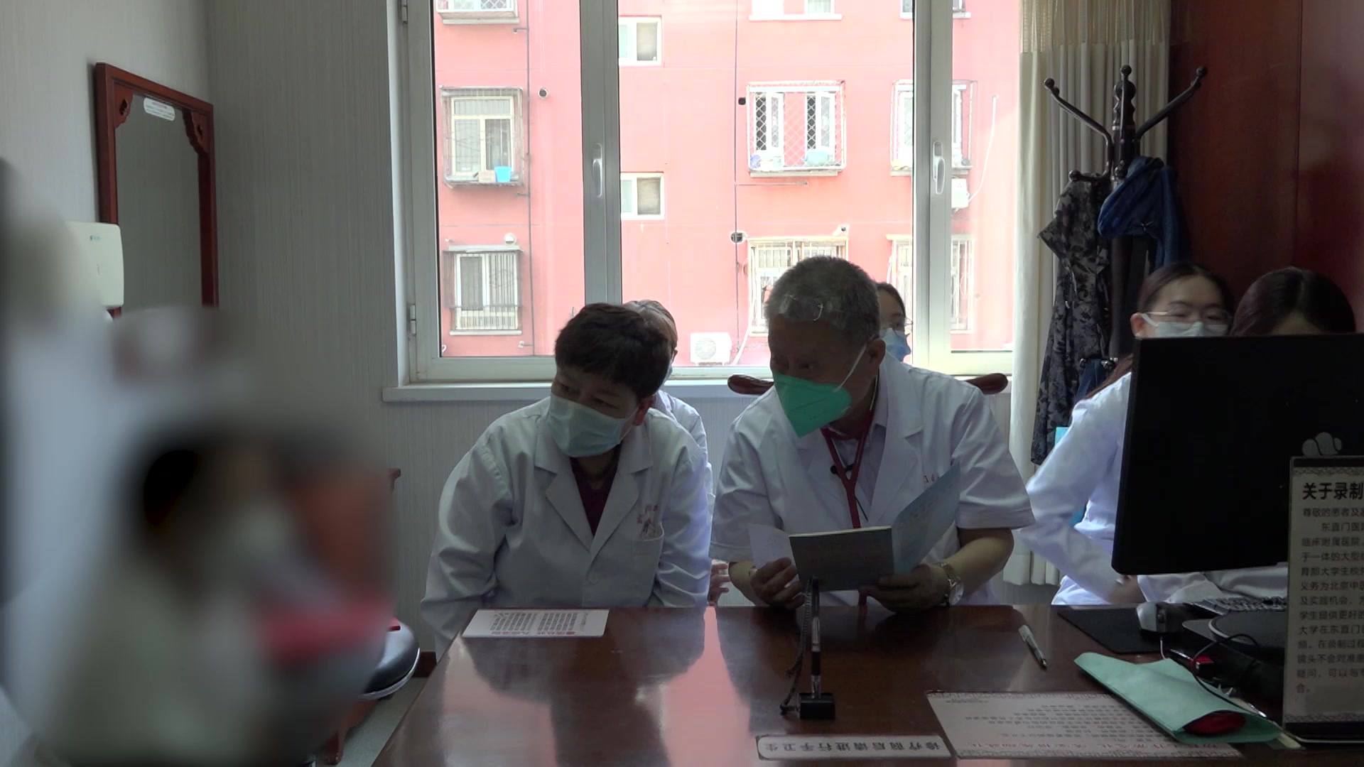 肺窍不利气阴两虚：6岁男孩过敏性鼻炎霰粒肿术后伴皮肤光敏感的宣肺益气法