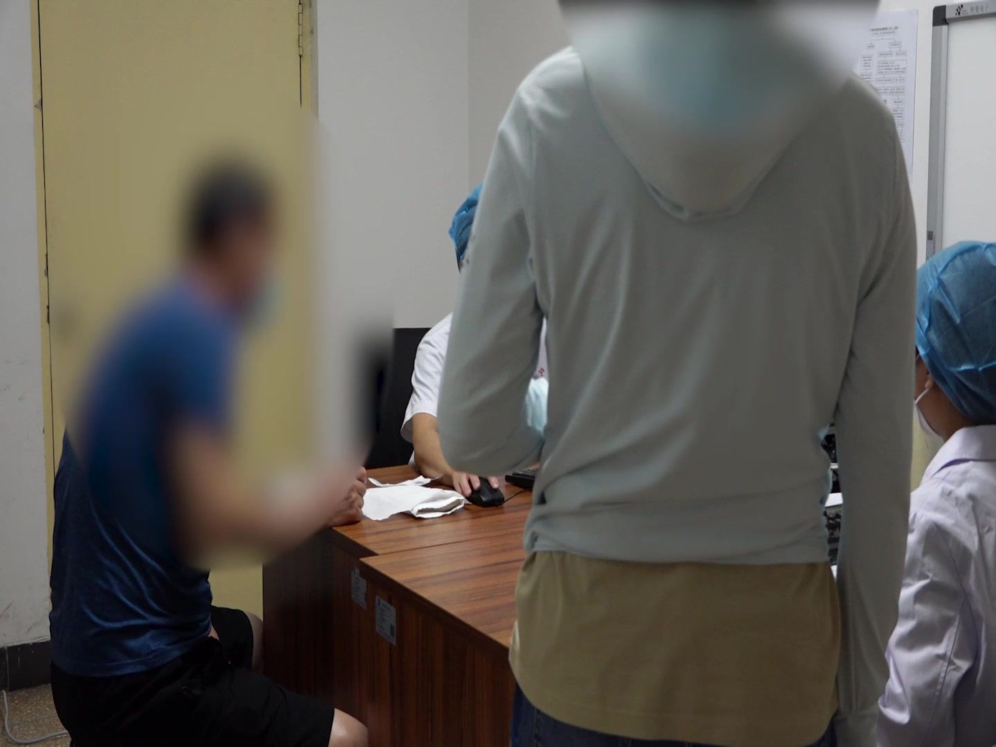 风湿瘀阻肝气郁结：63岁男性肩痛放射头痛失眠的祛湿通络调肝法