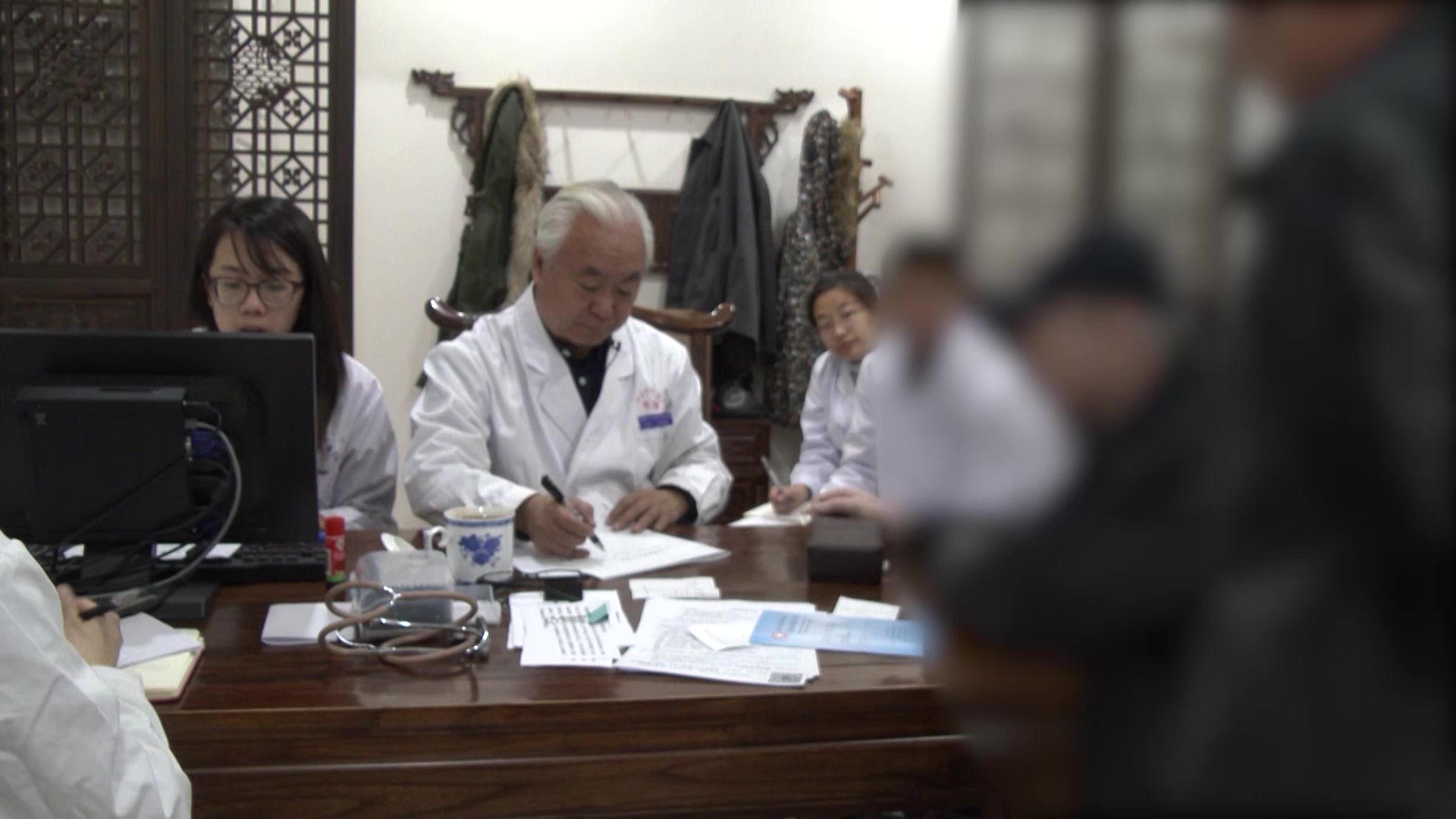 肝胃不和脾虚湿蕴：52岁男性慢性胃炎贲门灼热之调肝和胃法