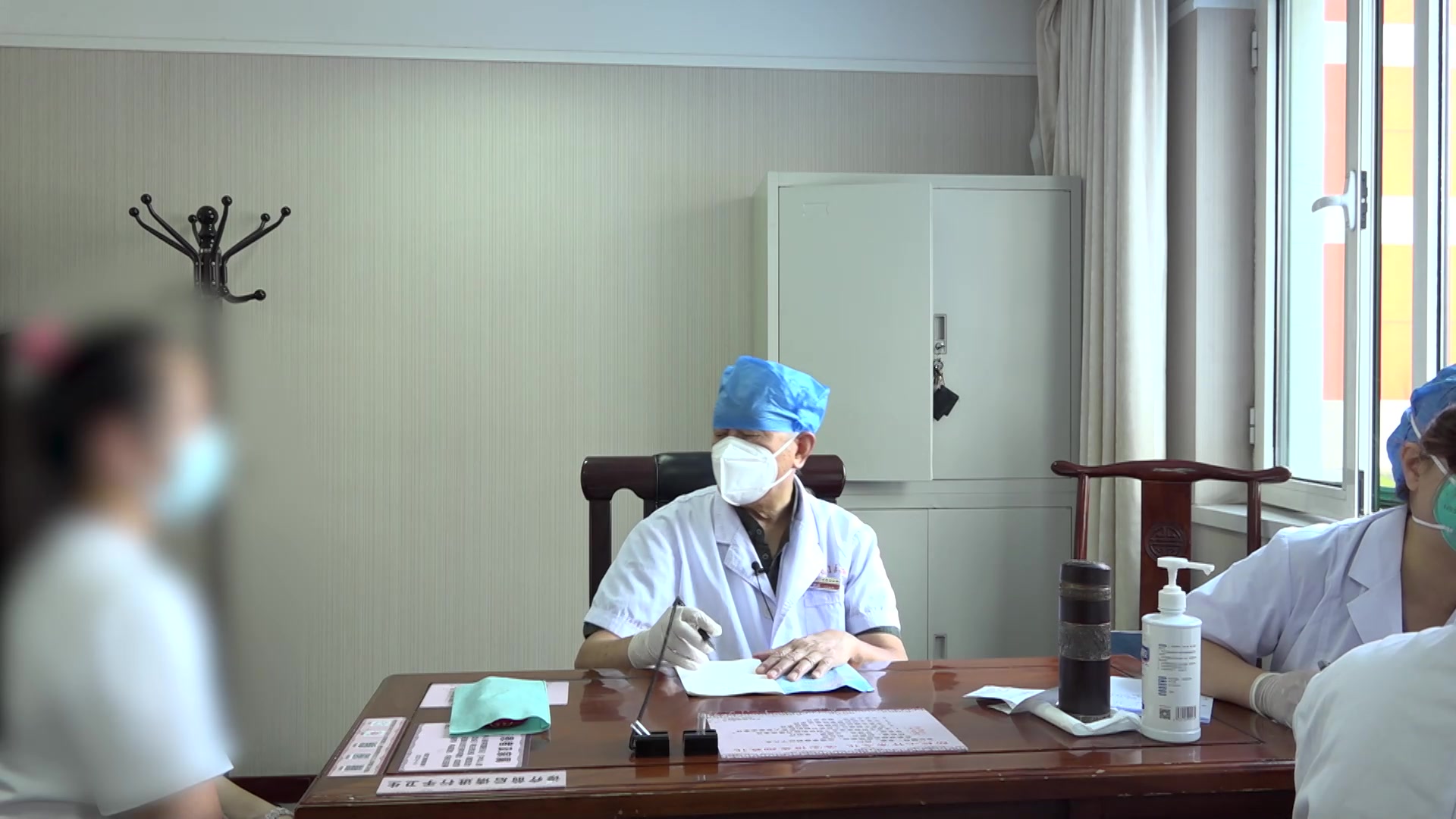 肝郁脾虚胃阴不足：28岁女性经前便秘腹泻伴地图舌的调肝健脾法