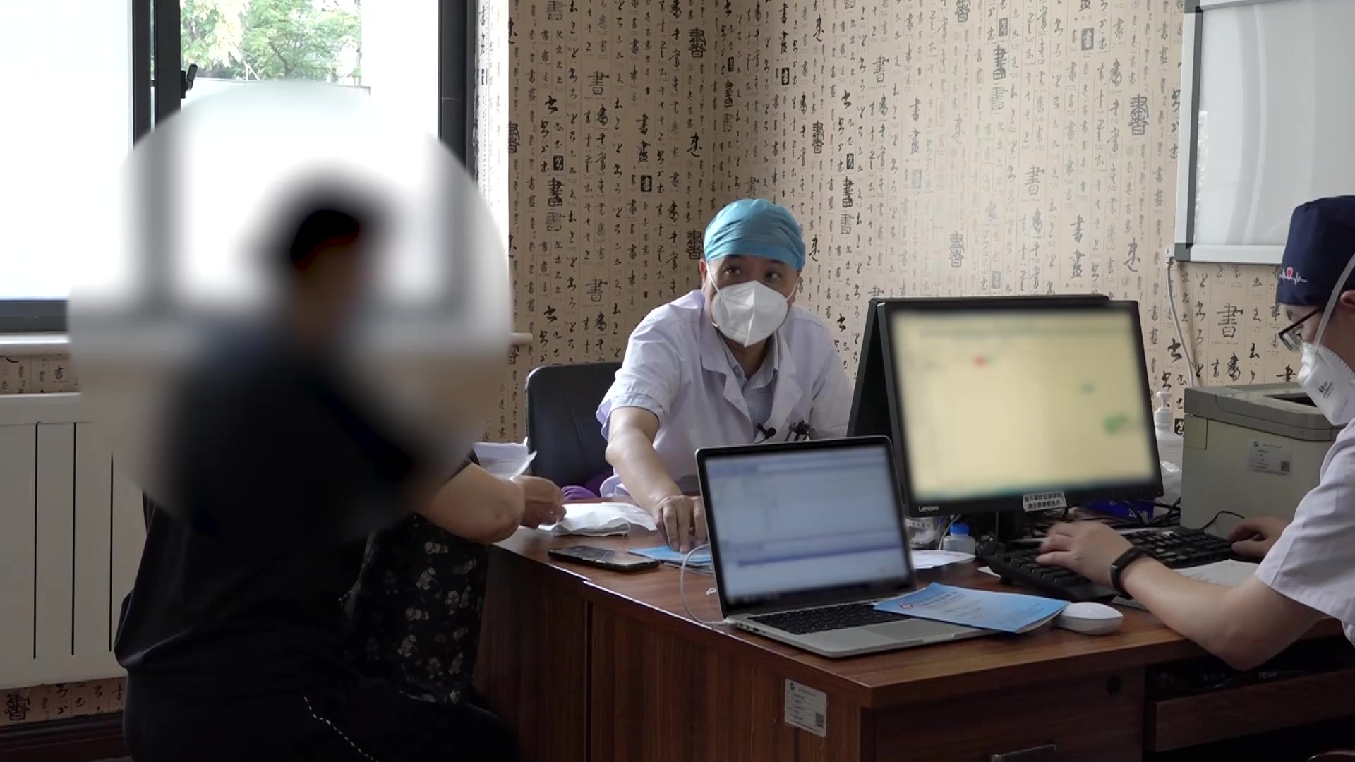 寒热错杂：59岁溃疡性结肠炎患者便干脓血复发的中药加量配合栓剂法