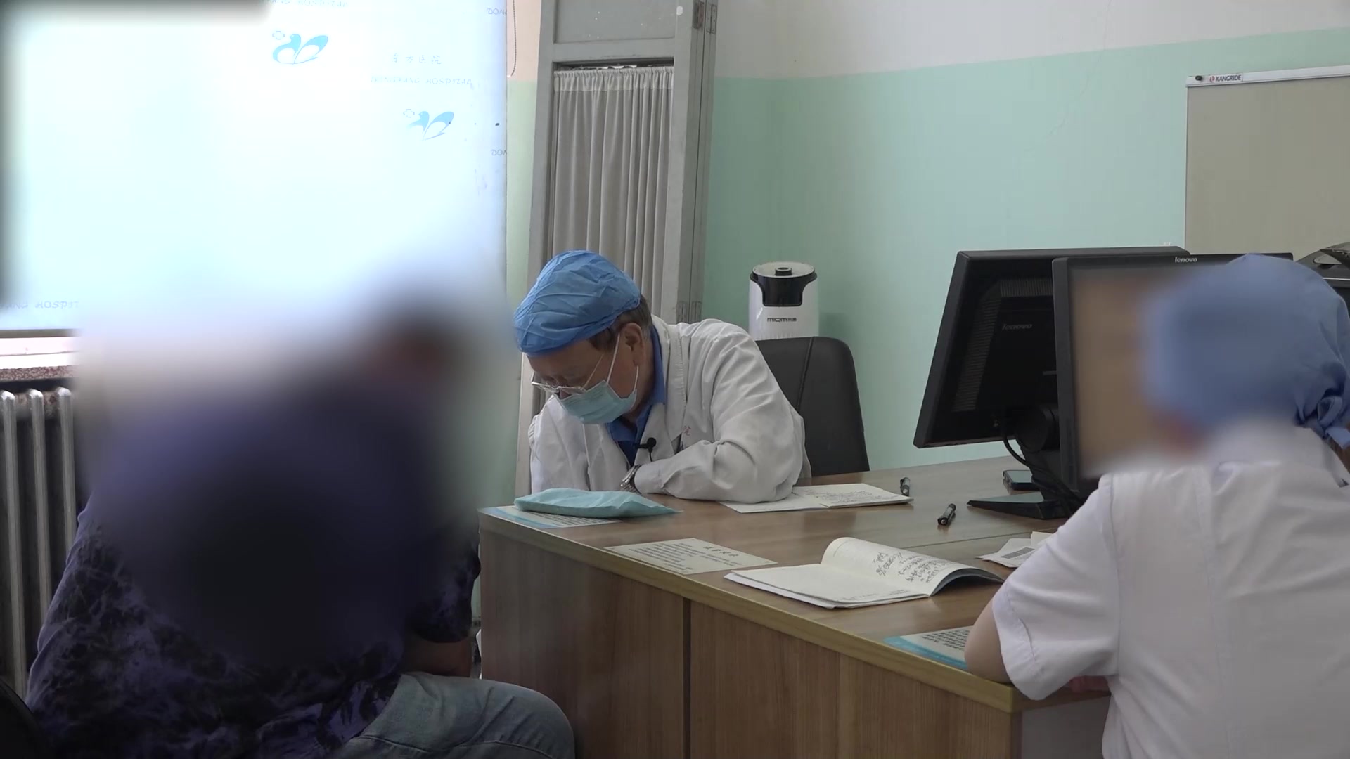 湿热瘀阻证：33岁男性下肢静脉功能不全伴脚踝瘙痒的清热利湿活血法