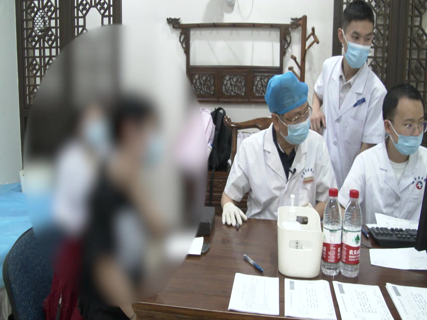 心火上炎：23岁女性失眠多梦伴脱发油头的清心降火升降法