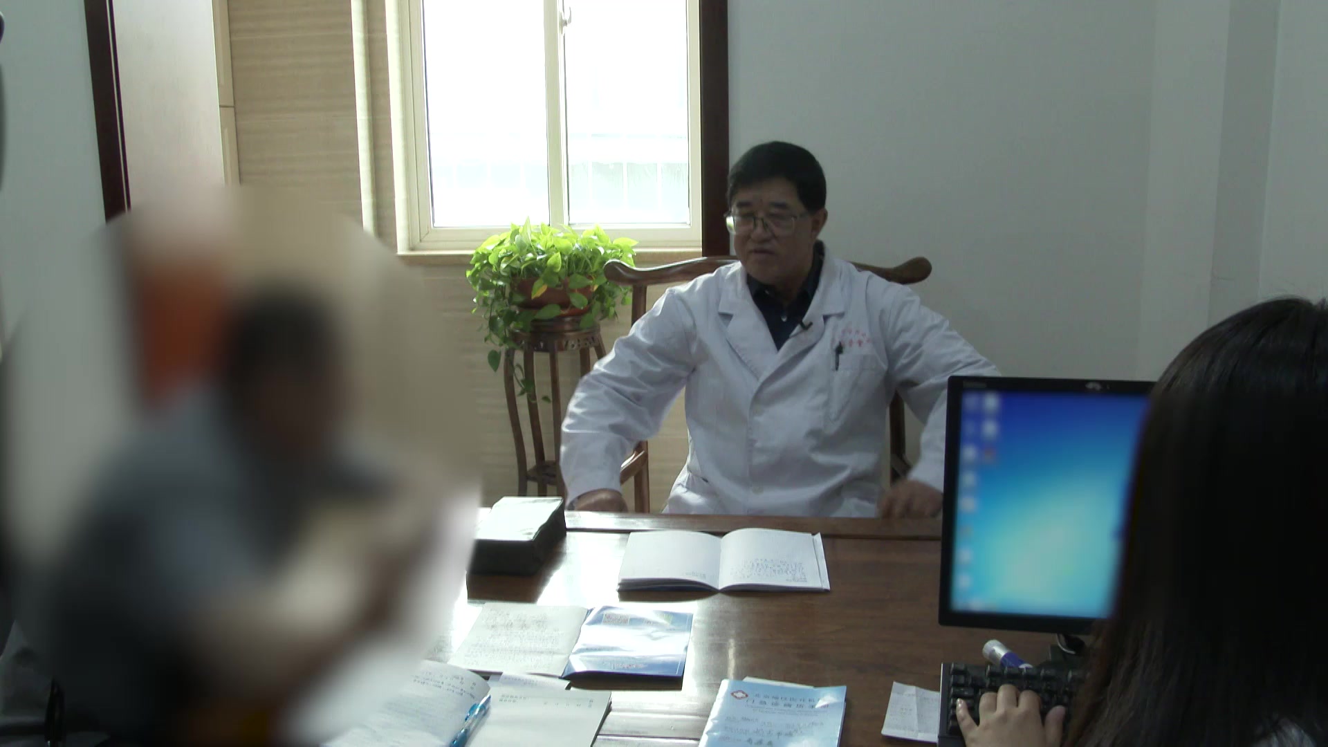 肝郁肾虚痰热内扰：40岁男性焦虑抑郁情绪低落的中药调治