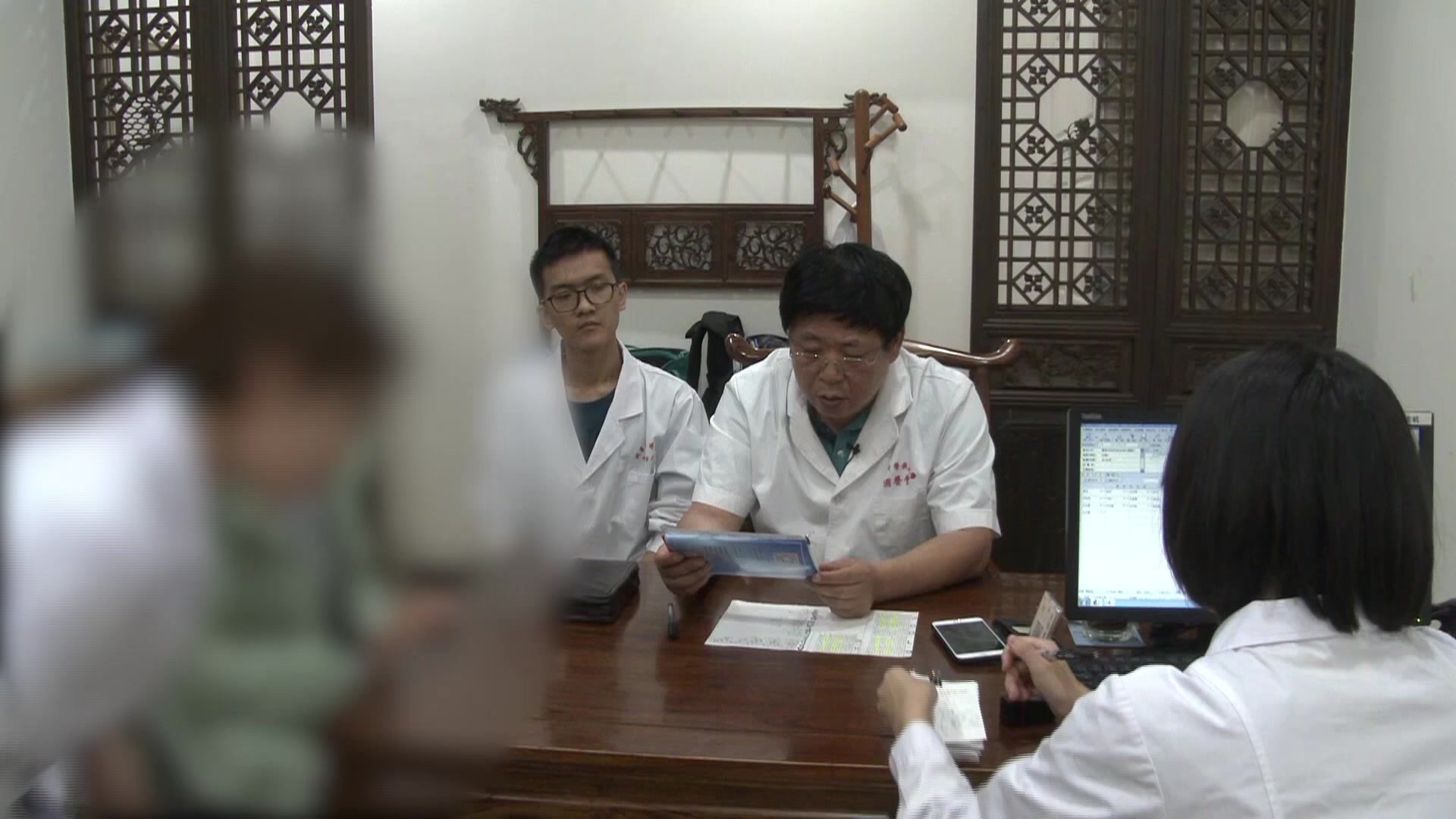 寒热错杂：63岁女性反复口疮伴小腹凉腹泻的甘草泻心汤法