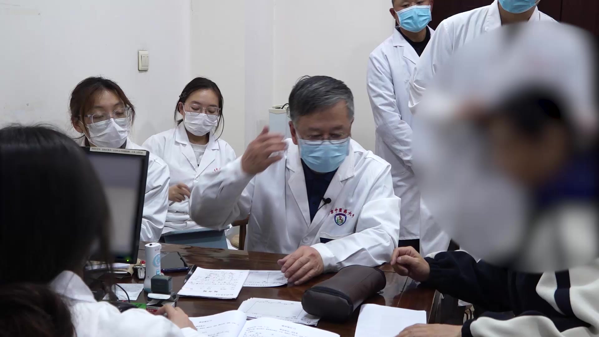 少阳不和胆郁扰心：46岁女性胆囊息肉伴失眠胁痛的疏肝利胆安神法