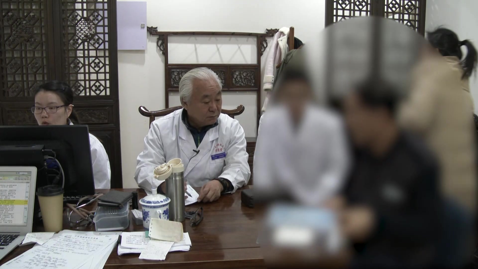 肾阴虚肝气不舒寒热错杂：64岁男性头晕耳鸣多梦的滋肾疏肝调气法