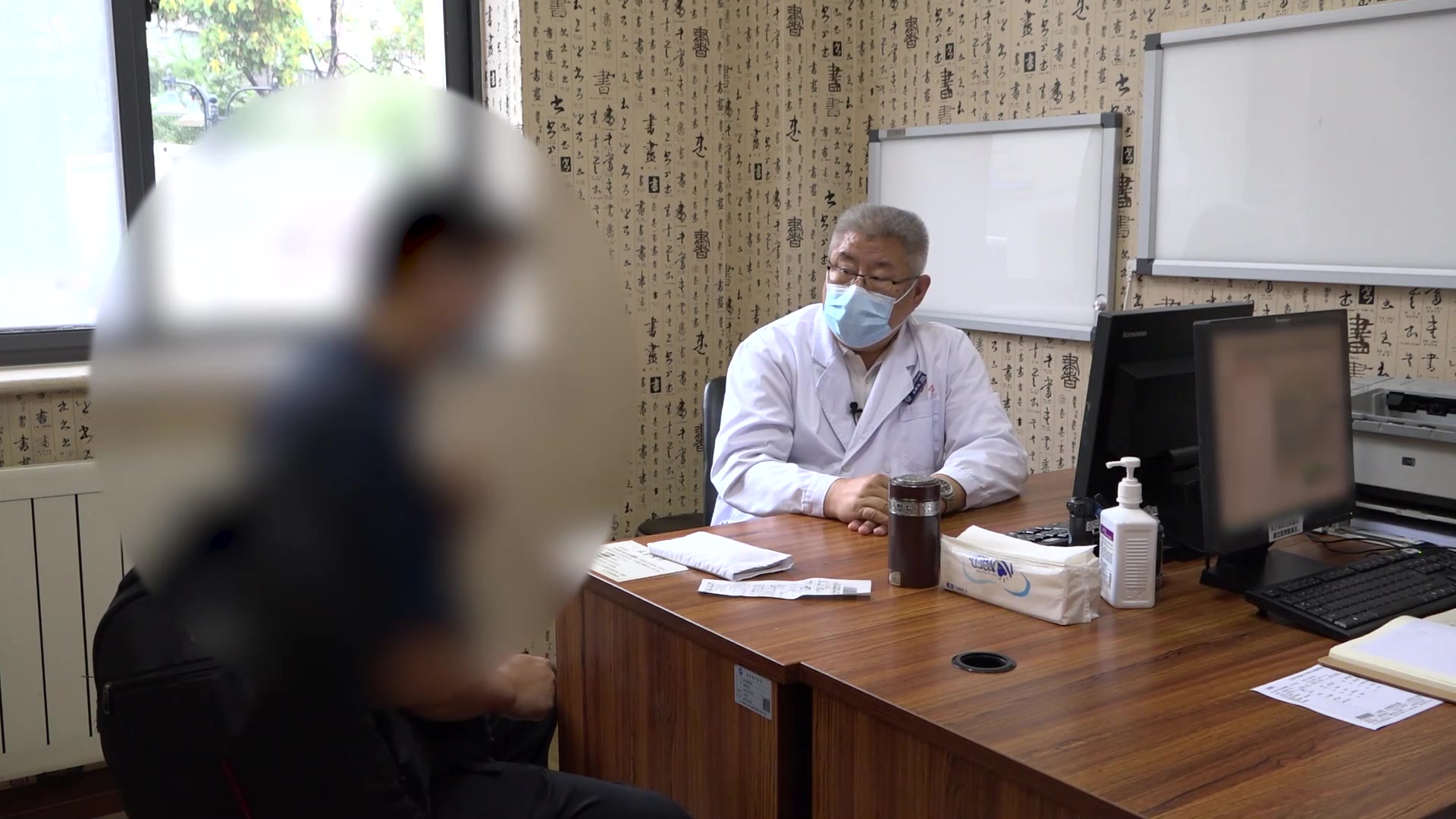 血热肠燥致肛管狭窄：38岁男性陈旧性肛裂疼痛出血的手术决策