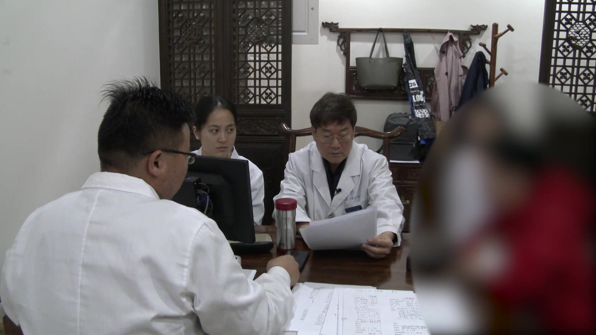 肾阳虚兼心肾不交：45岁女性盗汗头懵夜尿频的都气丸加减