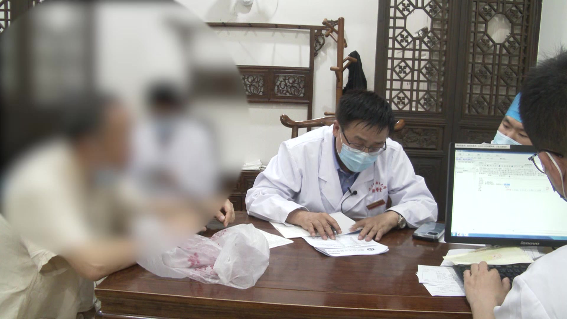脾肾气虚湿浊内停：51岁糖尿病肾病蛋白尿伴咳嗽汗出的宣肺固表法