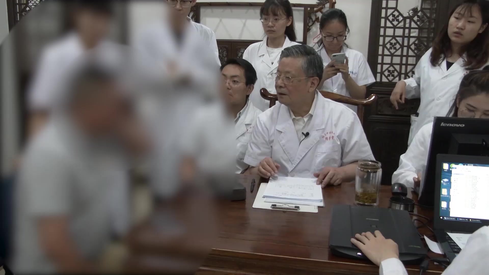 瘀血阻络：36岁男性颈部麻木僵硬伴手指麻木的通络活血法