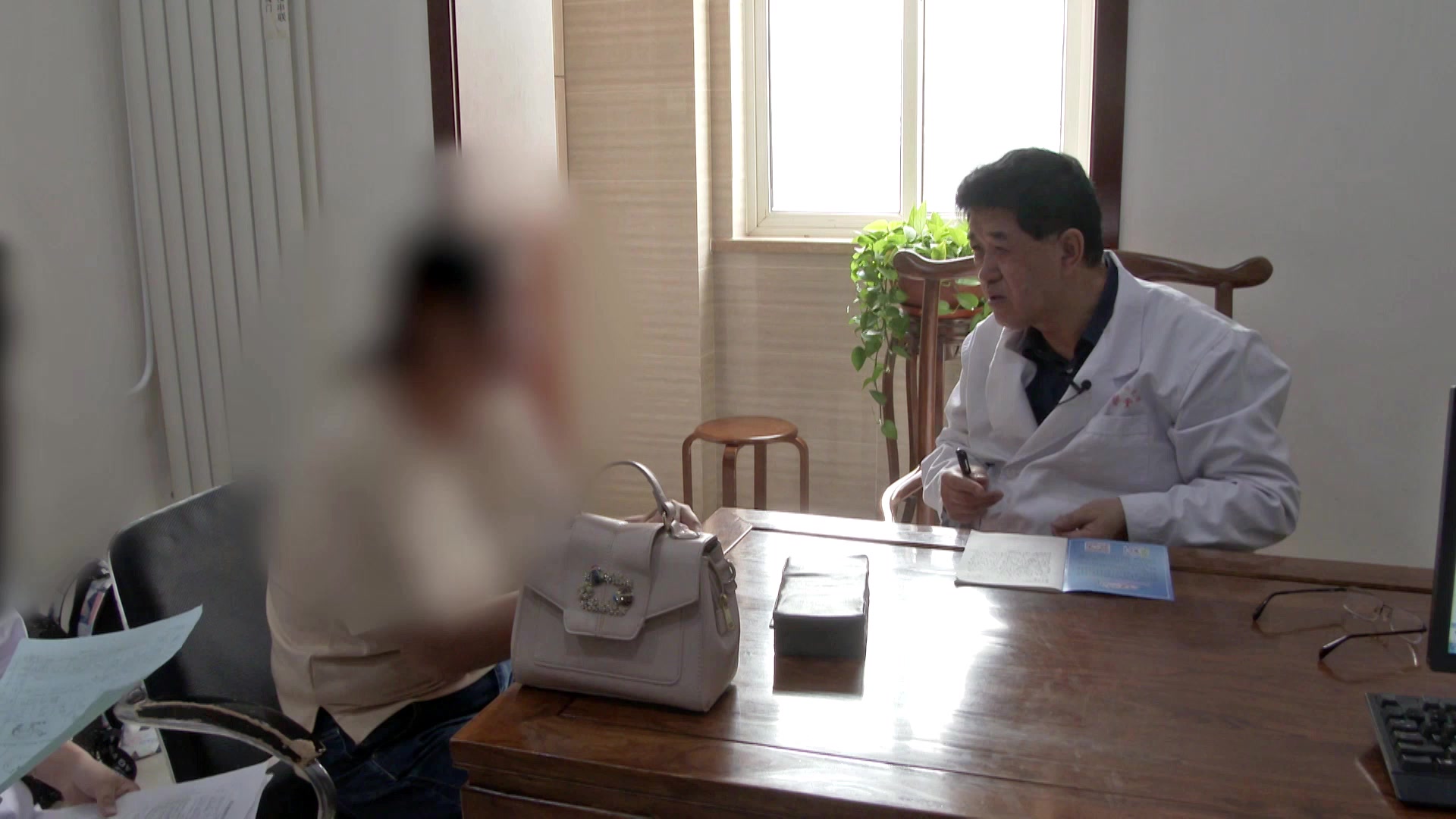 肝郁化火痰热内扰：32岁女性顽固头痛十余年伴焦虑状态的中药辨治