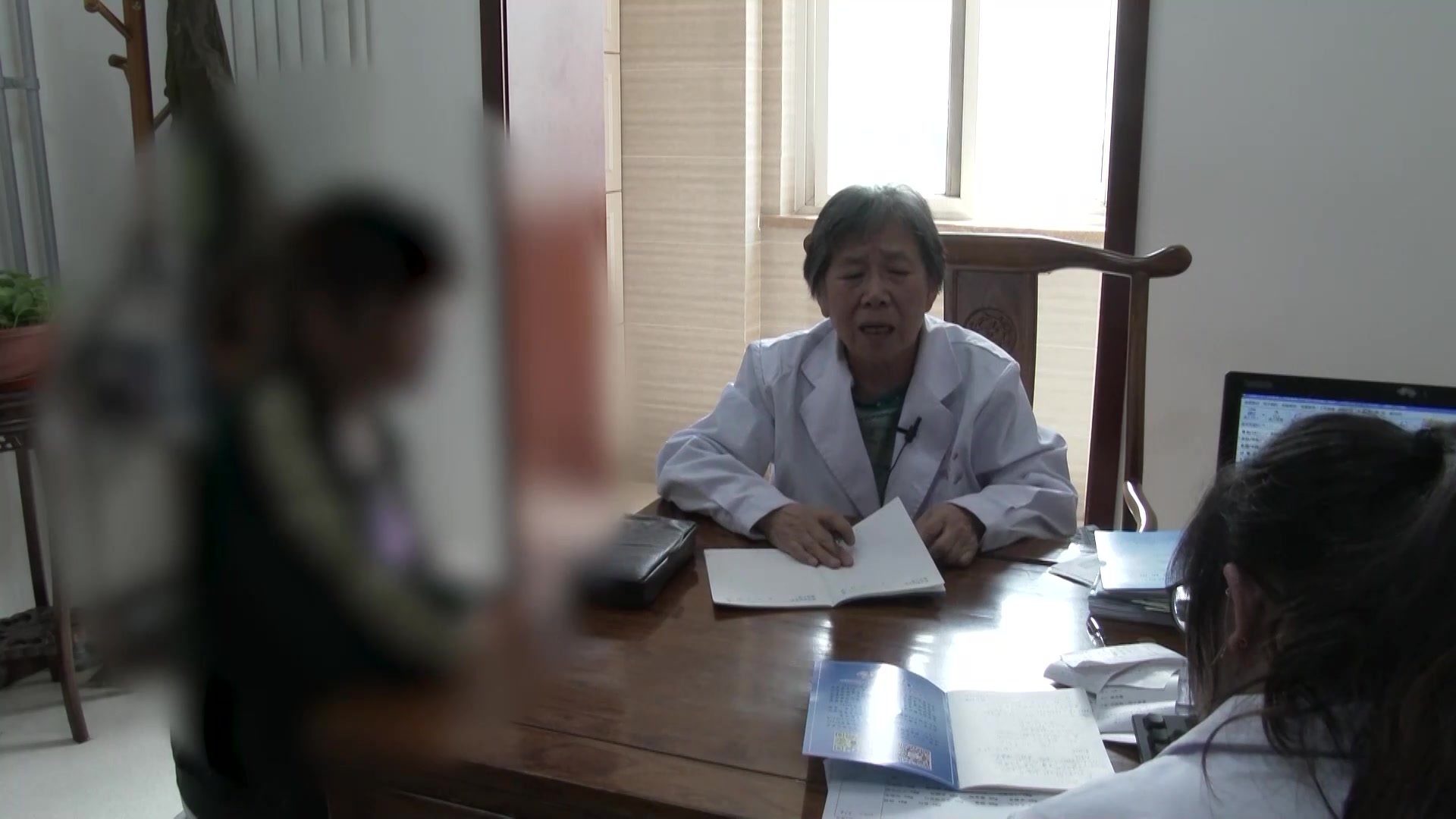 阳虚寒凝冲任失调：44岁女类风湿关节痛加重伴月经不来的温阳调经法