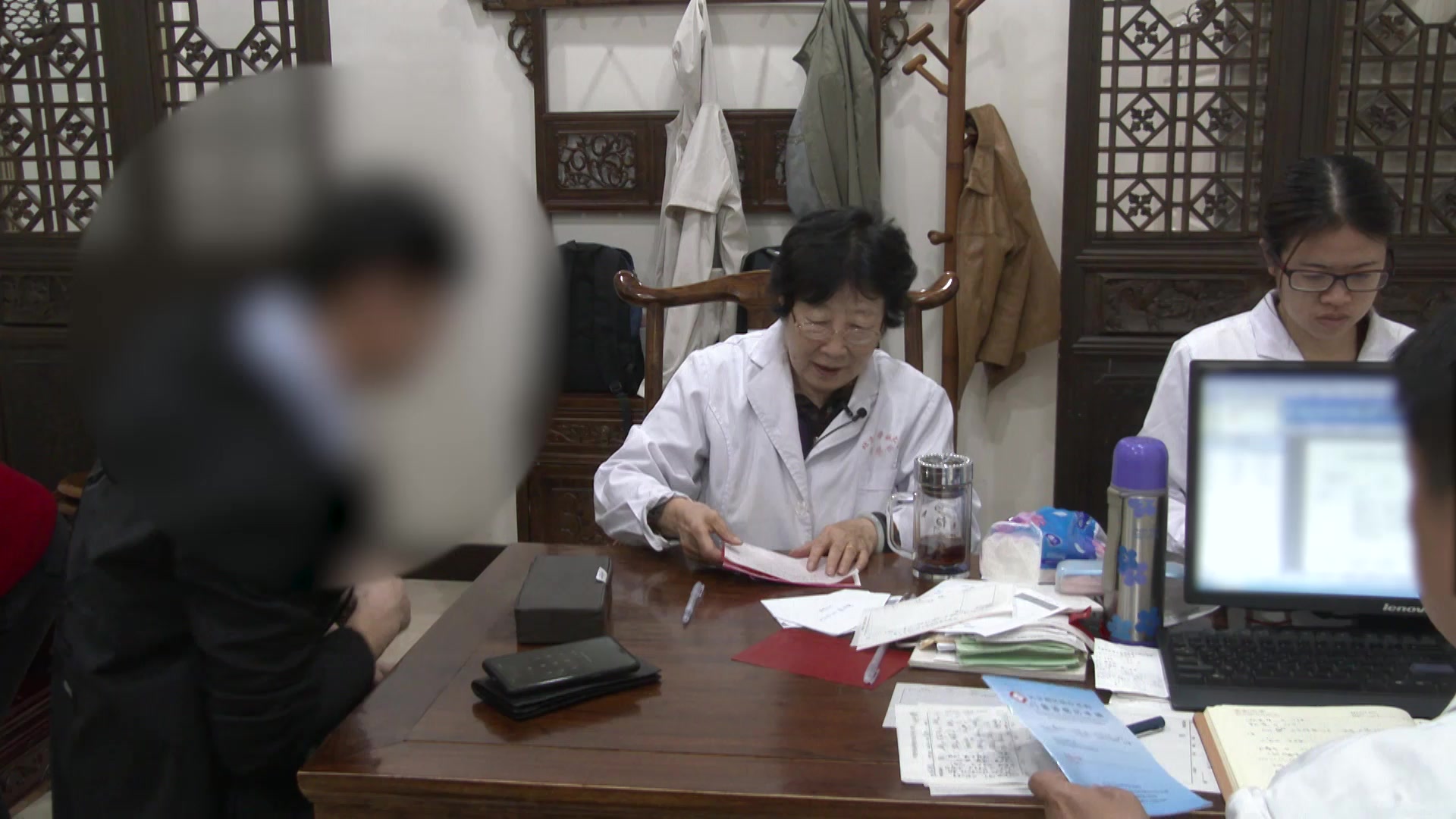 肝肾阴虚肝胆湿热：30岁男性反复头昏头晕的滋补清利法