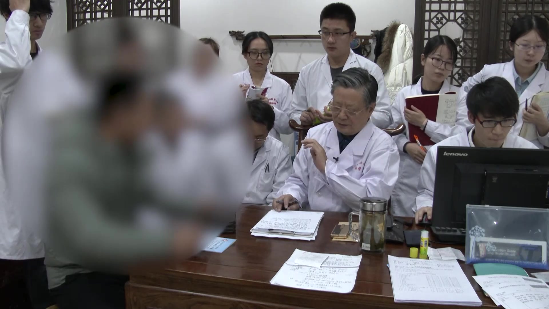 肺气虚寒邪伏肺系：27岁男性过敏性鼻炎伴哮喘的中药调治