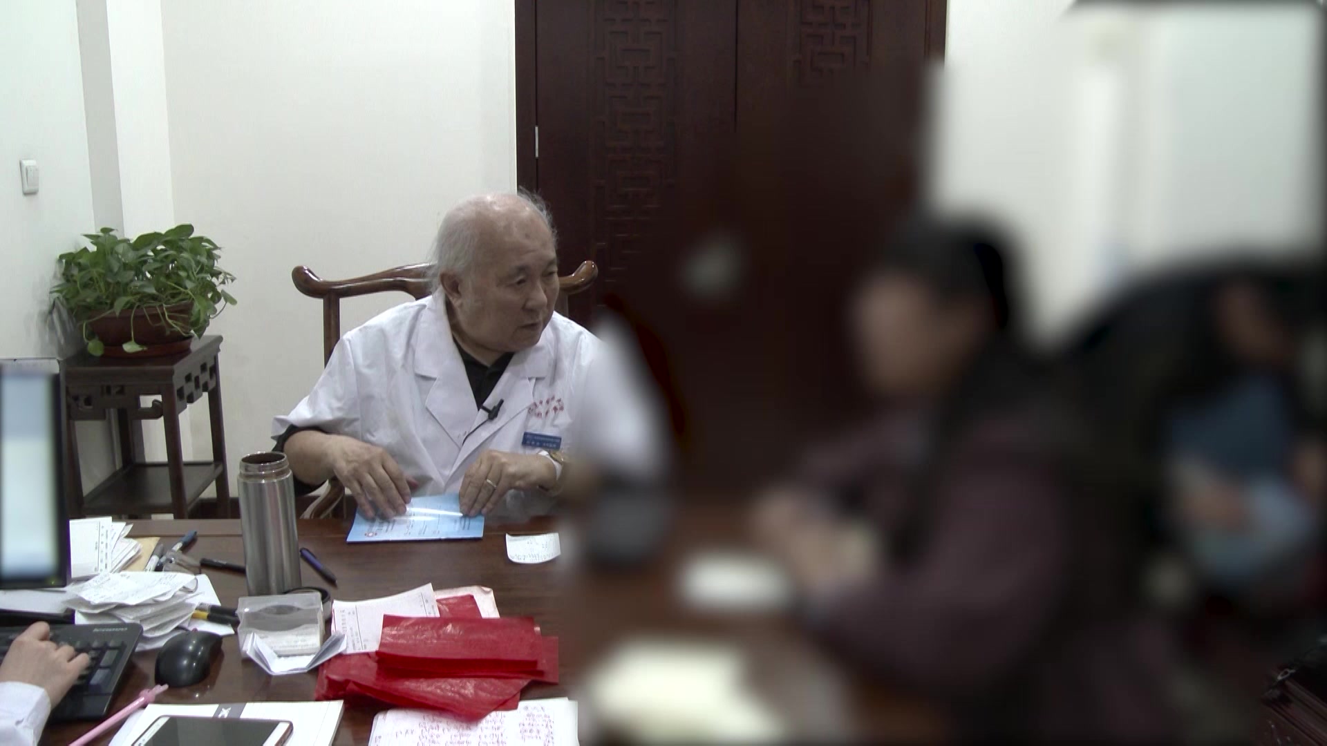 气滞痰凝：32岁女性甲状腺囊肿结节伴月经量少的疏肝理气散结法