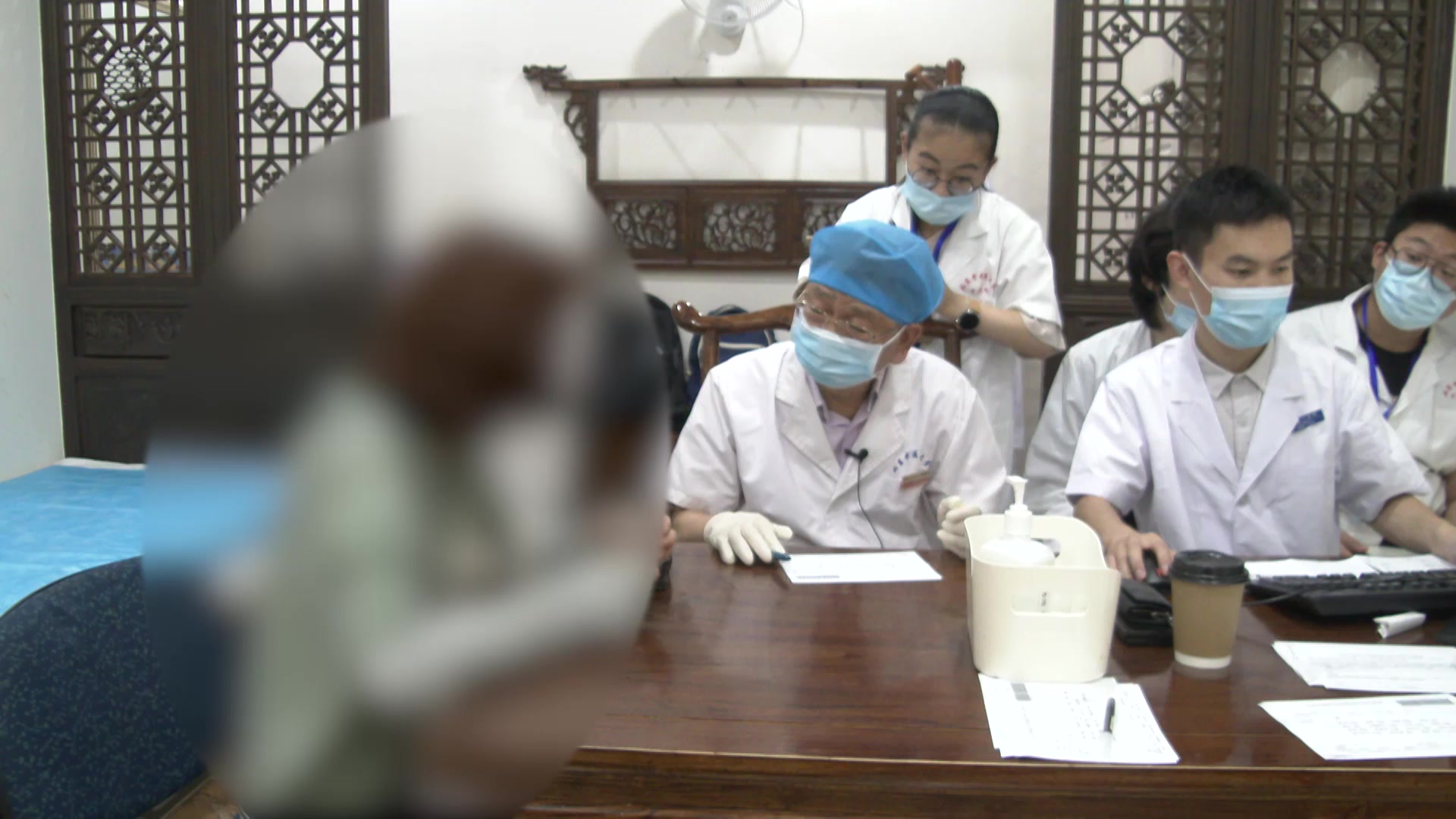 肝郁气滞阴阳两虚：51岁女性便秘多汗寒热错杂的疏肝调阴阳法