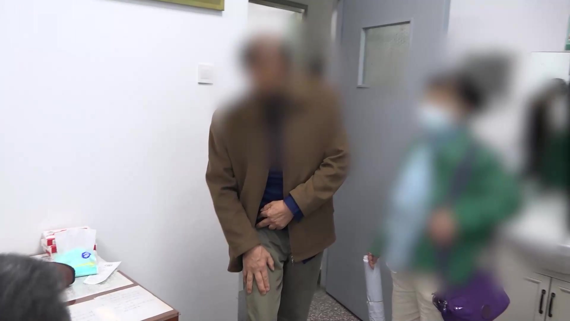 经络瘀滞：80岁男性腰痛后大腿前侧疼痛的拔罐治疗