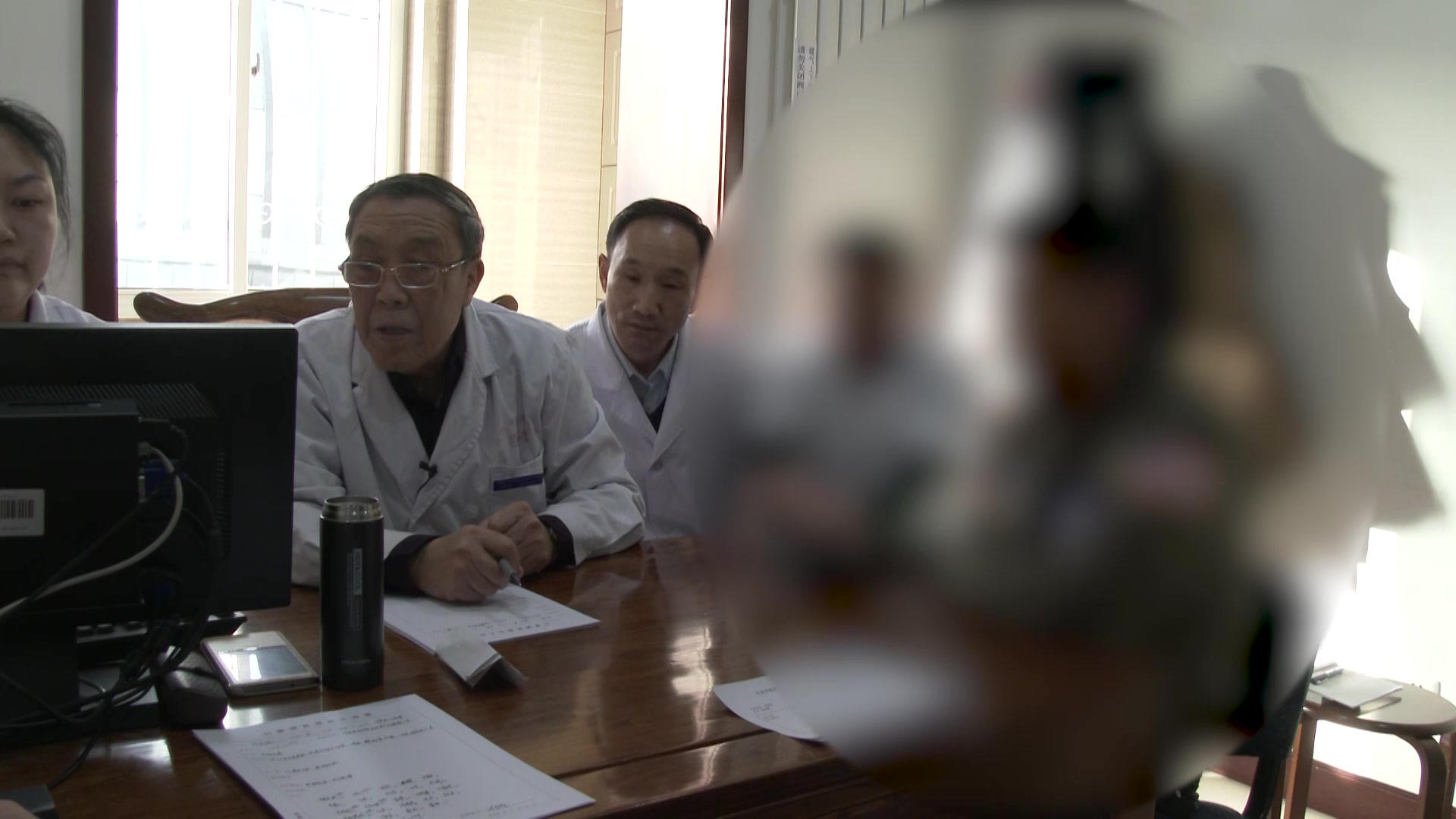 寒湿下注气阴两虚：23岁男青年尿浊阴囊潮湿的温清并用辨治