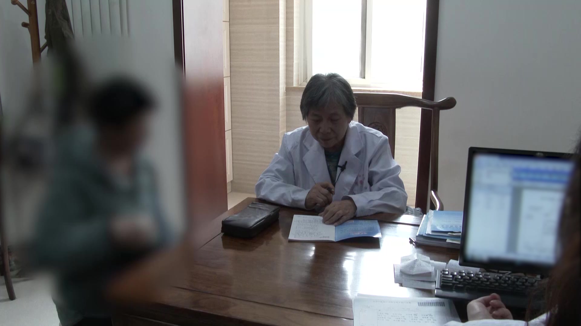 阴虚津亏：55岁女性干燥综合征口干伴失眠的养阴安神法