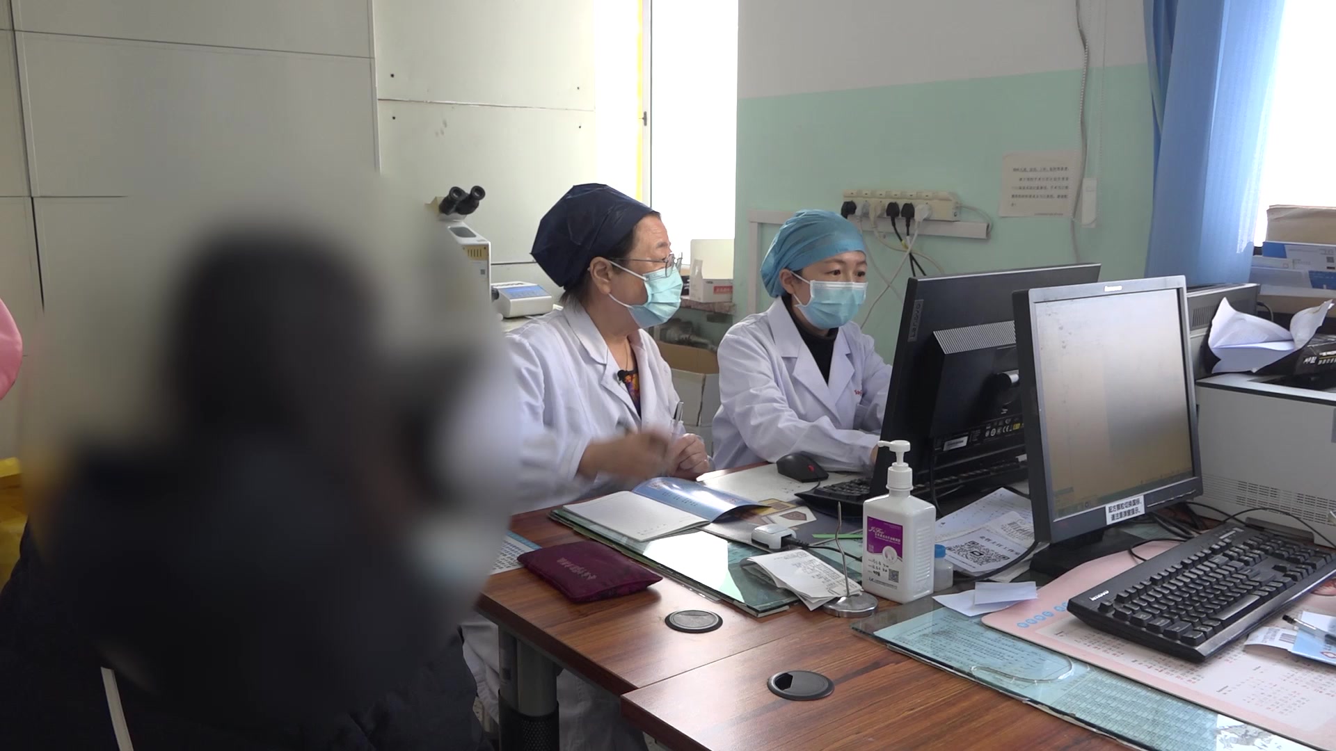 脾肾两虚冲任不调：19岁女生月经先后无定期的补肾健脾调周法
