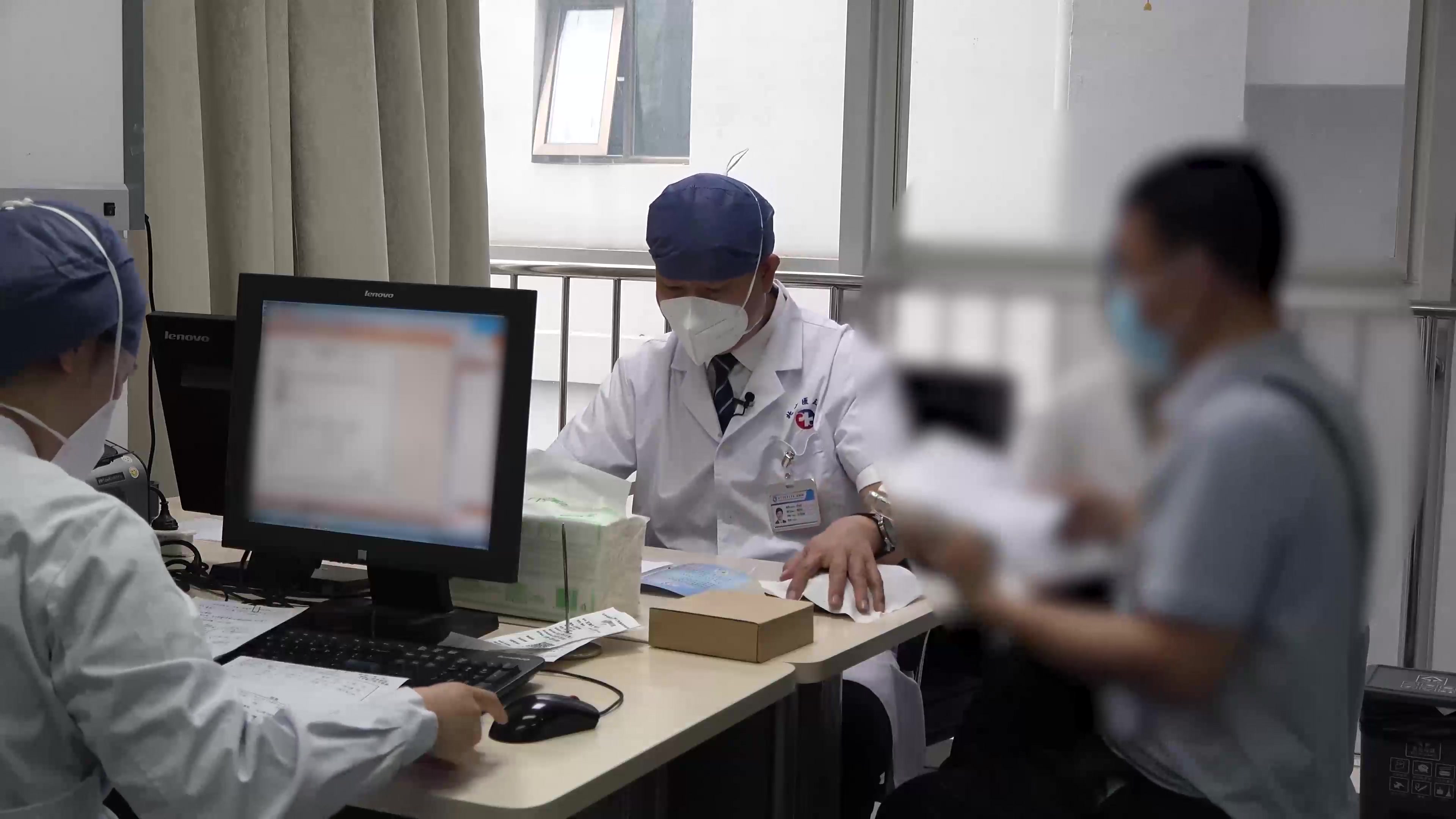 脾虚气弱痰气互结：45岁大学教师慢性咽炎伴黄痰的健脾利咽法