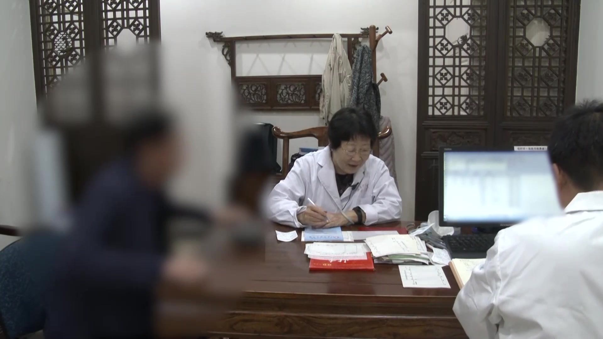 胃阴不足：55岁男性慢性萎缩性胃炎胃痛隐隐的养阴益胃法