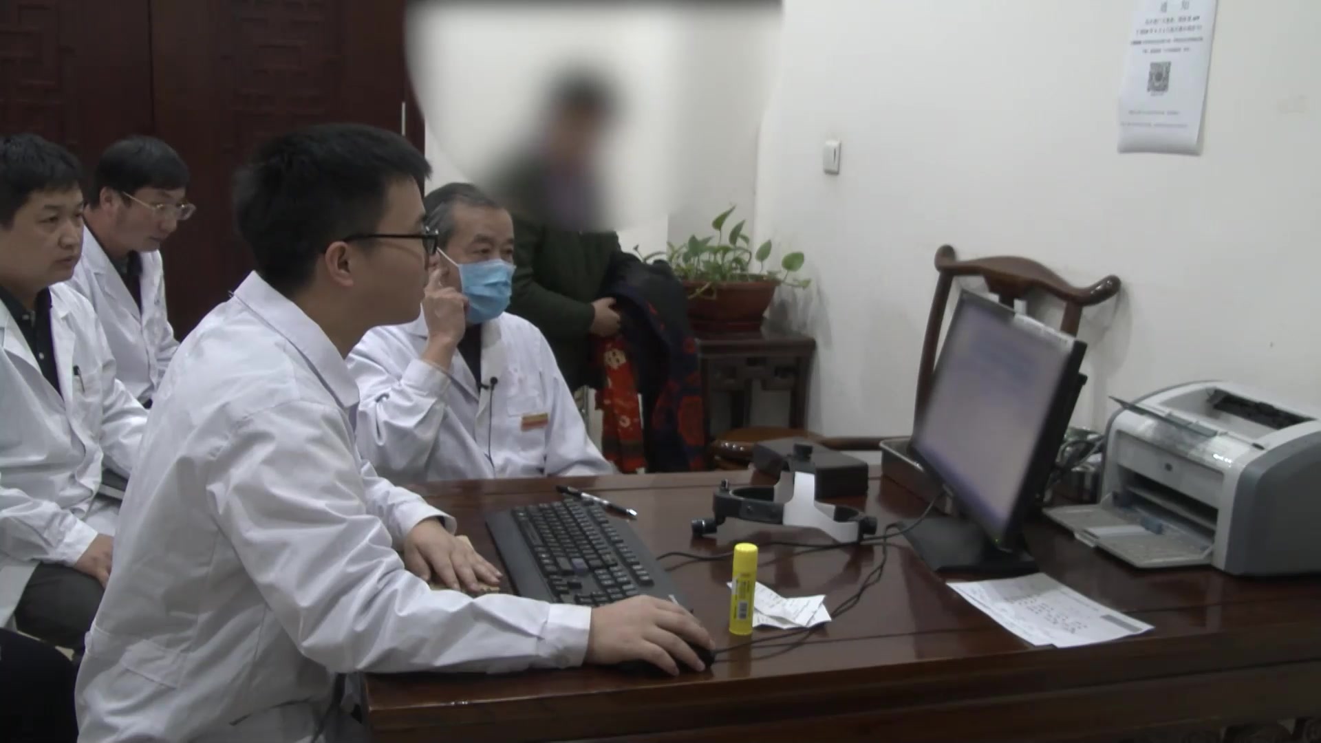 肝郁化火阴虚火旺：58岁更年期女性低频耳鸣的逍遥散加减治验