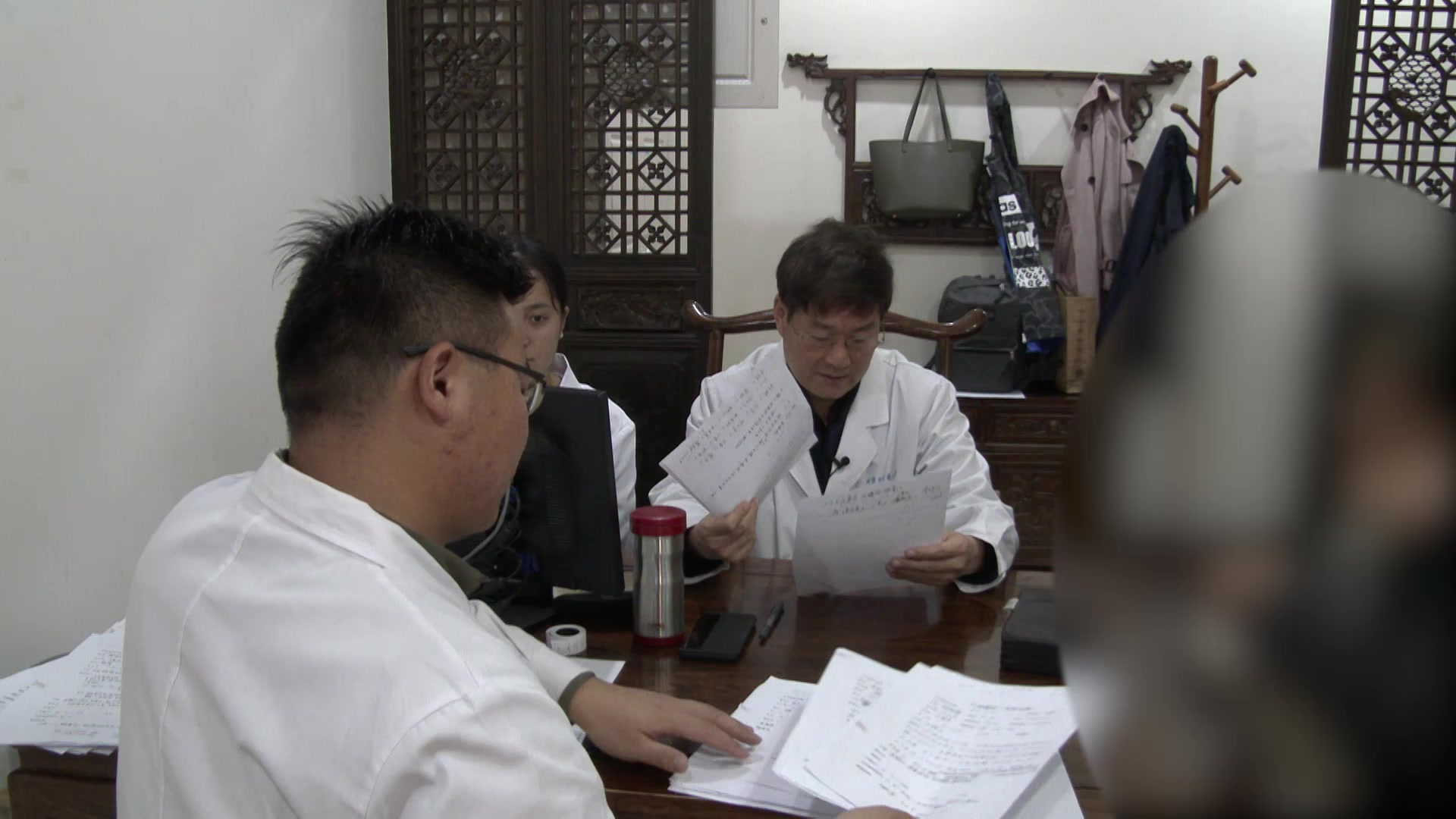 阴虚火旺表虚不固：61岁女性反复感冒咽哑干咳的滋阴固表法