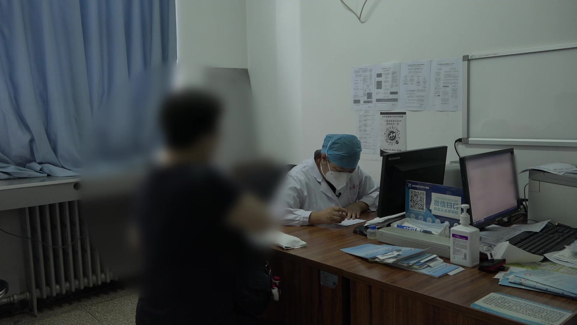 肝郁化火扰心：49岁更年期女性健忘多梦的疏肝安神法