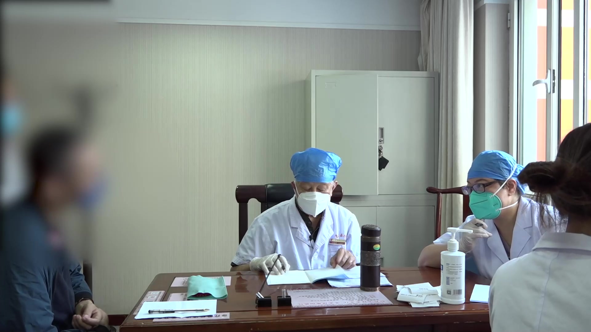脾胃虚弱湿浊内停：51岁胃癌术后体重下降便溏汗出，健脾和胃化湿法