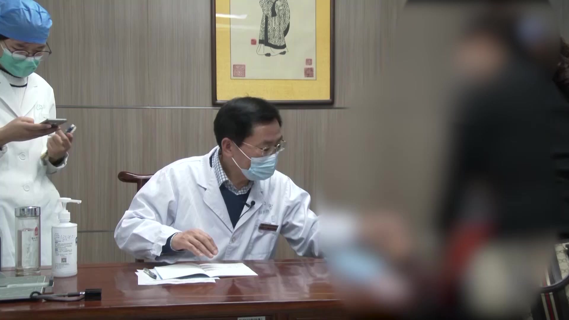 慢性肾脏病4期合并摔伤：65岁患者肌酐波动的急症处理与补肾壮骨法