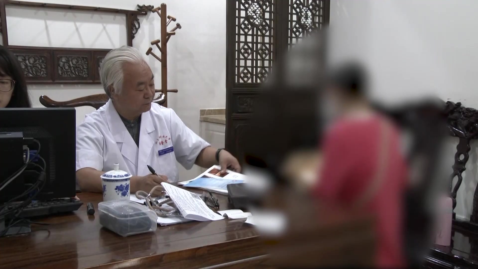 心阴心阳两虚兼胃气上逆：54岁女性心悸胃痛伴寒热错杂的滋阴温阳降逆法