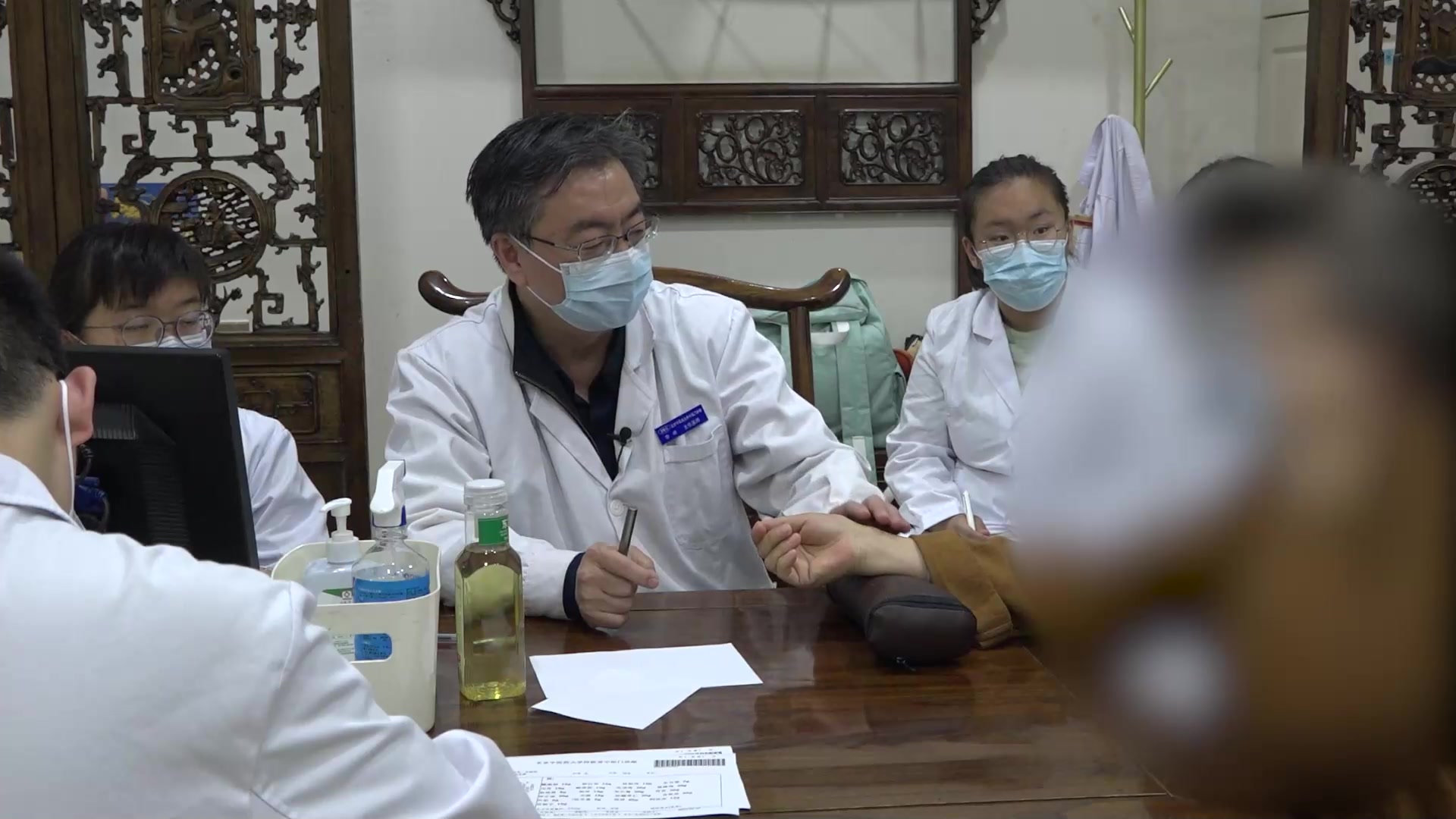 脾虚湿盛瘀血内阻：61岁女性血糖升高伴头晕的健脾活血降糖法