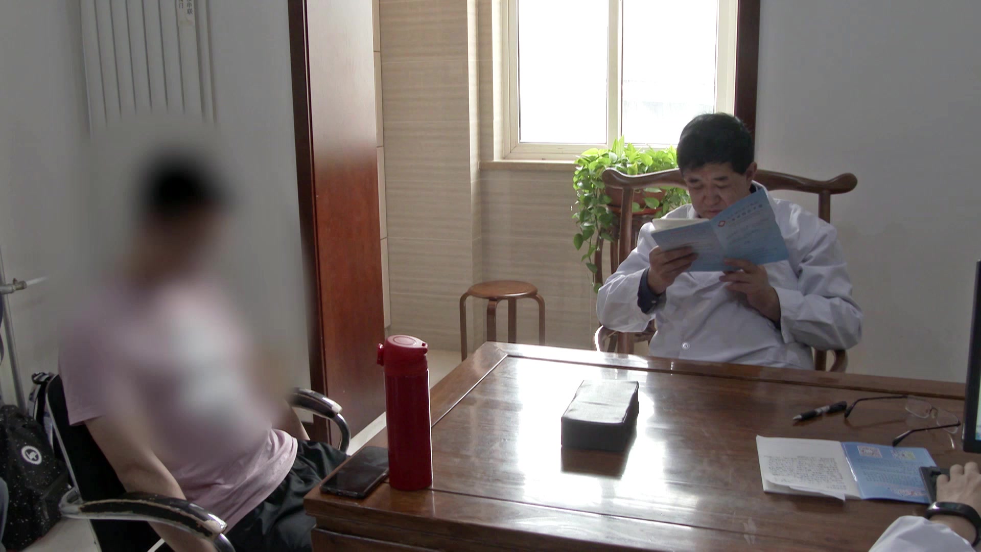 肝郁脾虚：69岁男性情绪不稳伴强迫思维的疏肝健脾安神法