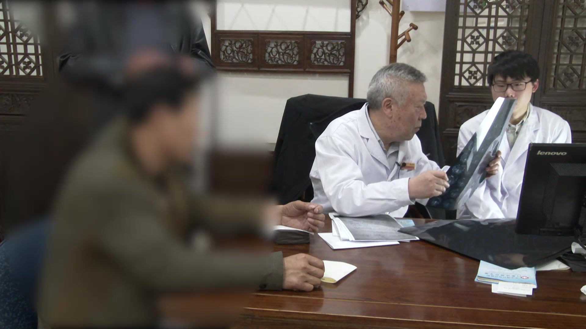 痰湿内阻气滞血瘀：52岁结肠癌术后腹痛骨痛的降气化痰法