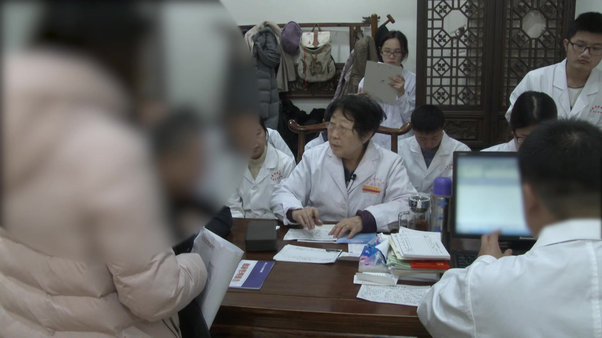 阴虚火旺瘀热扰心：45岁男性高血压心烦夜醒的滋阴活血法