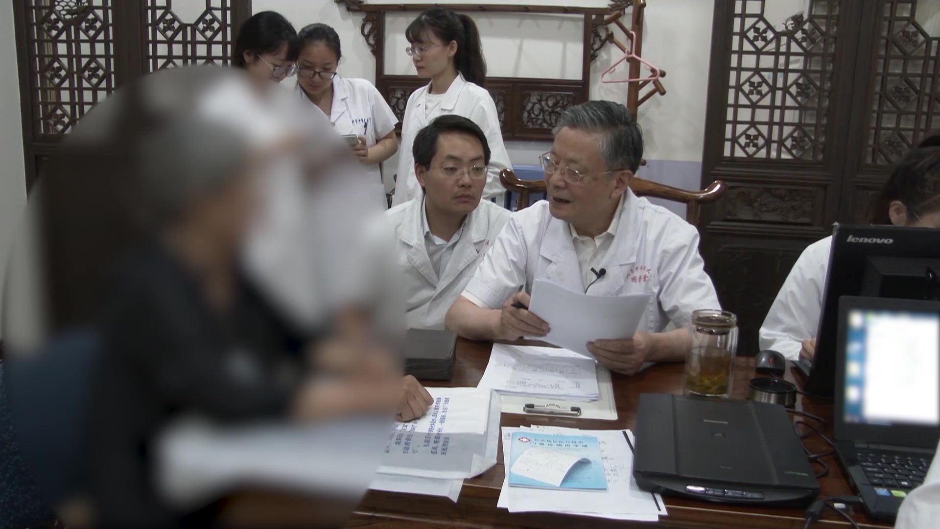 阴虚津亏：68岁女性痔疮术后便秘伴干燥症的芍药甘草汤用法
